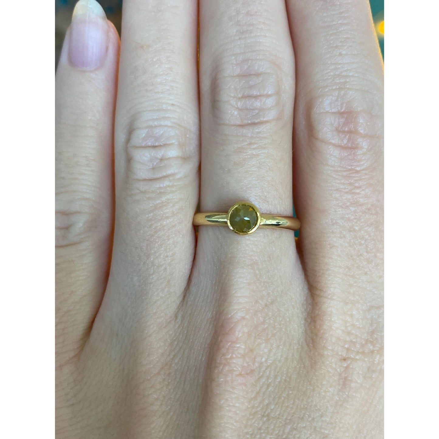 Vintage Solid 18k Yellow Gold Yellow Green Diamond Ring - Size 6.75