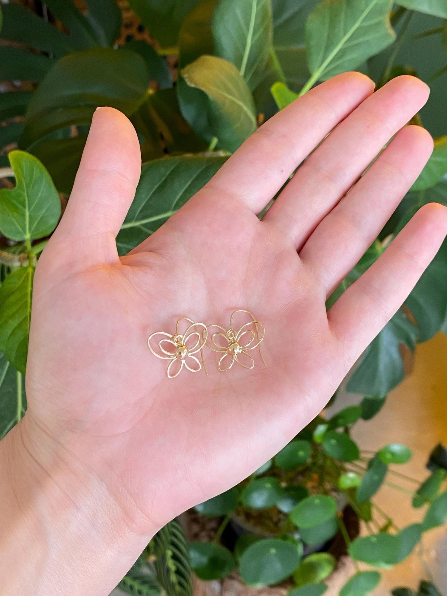 Vintage Solid 14k Yellow Gold Wire Butterfly Dangle Earrings