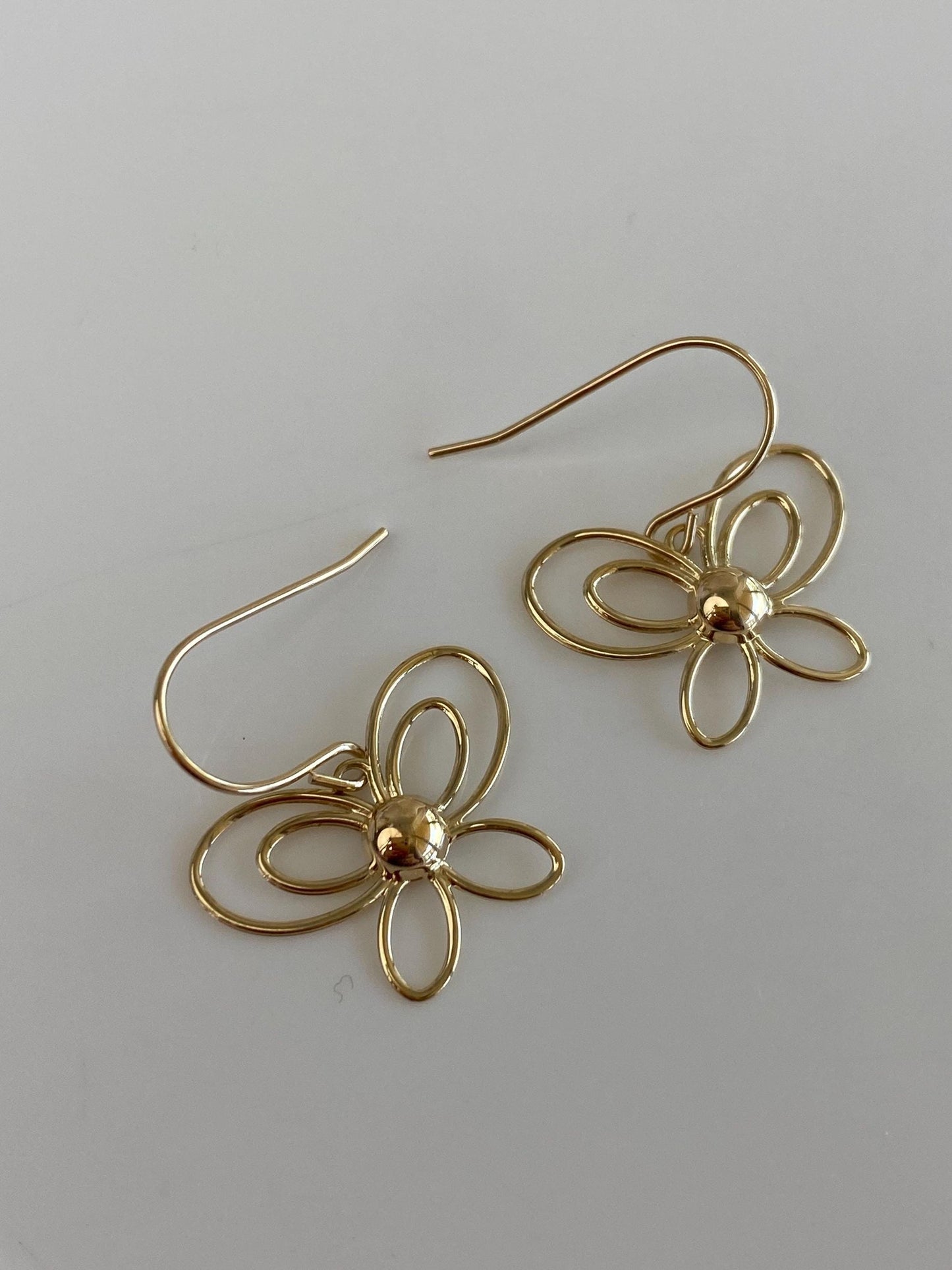 Vintage Solid 14k Yellow Gold Wire Butterfly Dangle Earrings