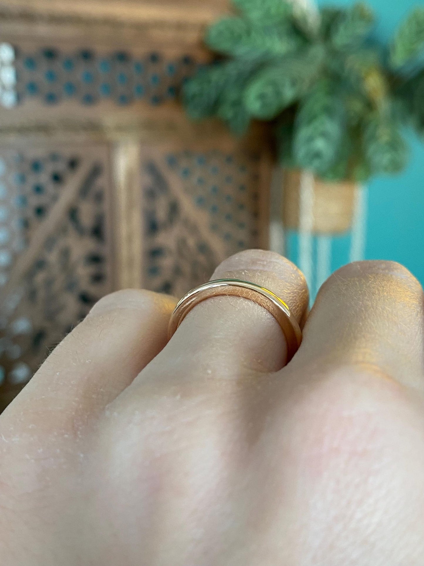 Vintage Solid 18k Rosey Gold Ring Band - Size 5.75