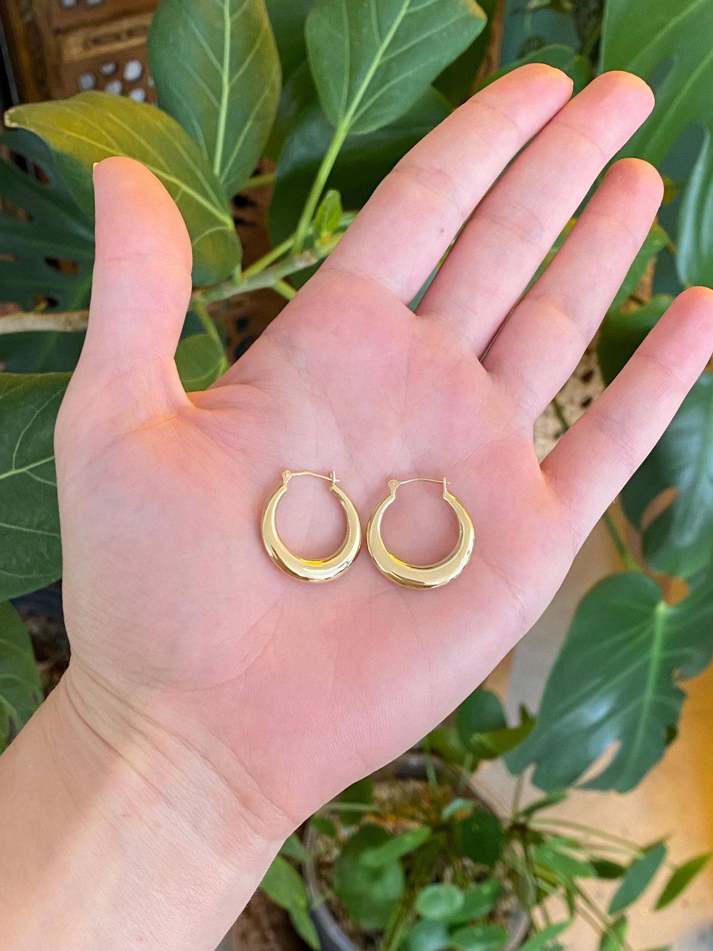 Vintage 14k Yellow Gold Tapered Hoop Earrings