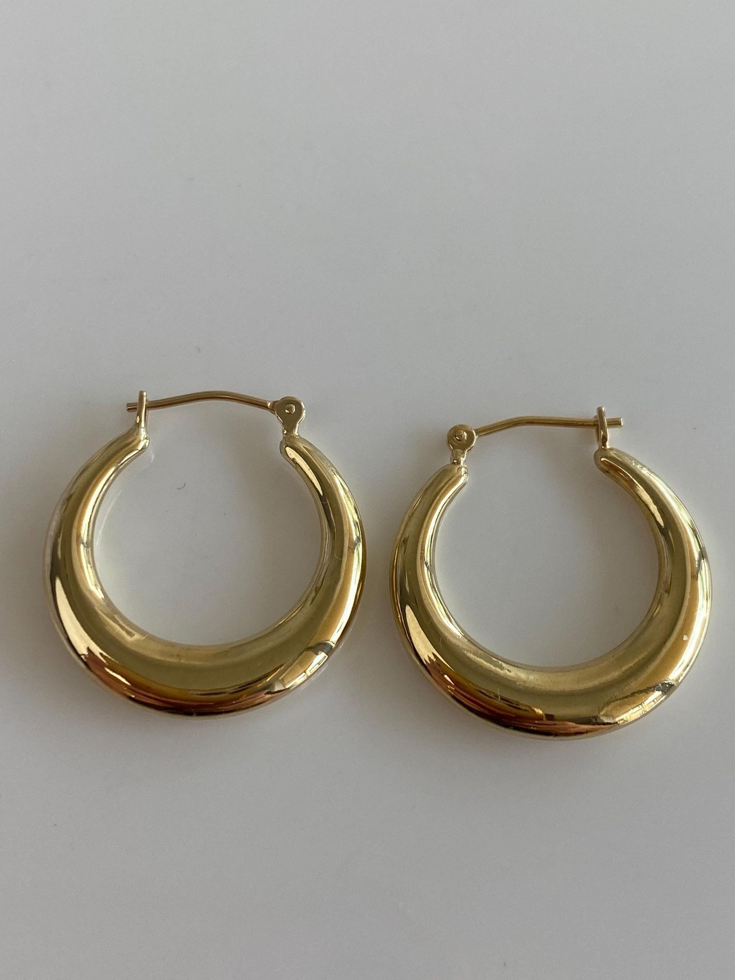 Vintage 14k Yellow Gold Tapered Hoop Earrings