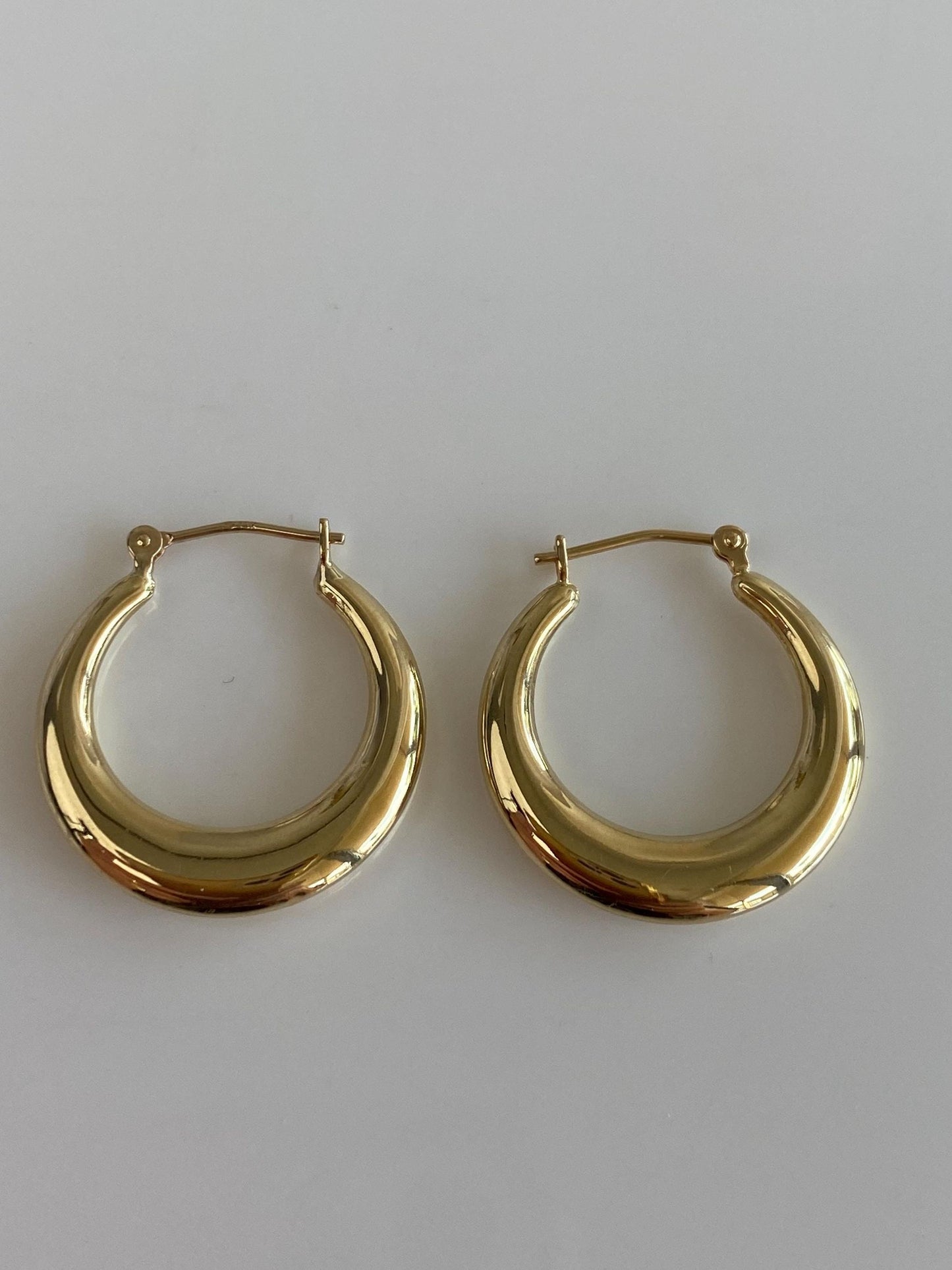 Vintage 14k Yellow Gold Tapered Hoop Earrings