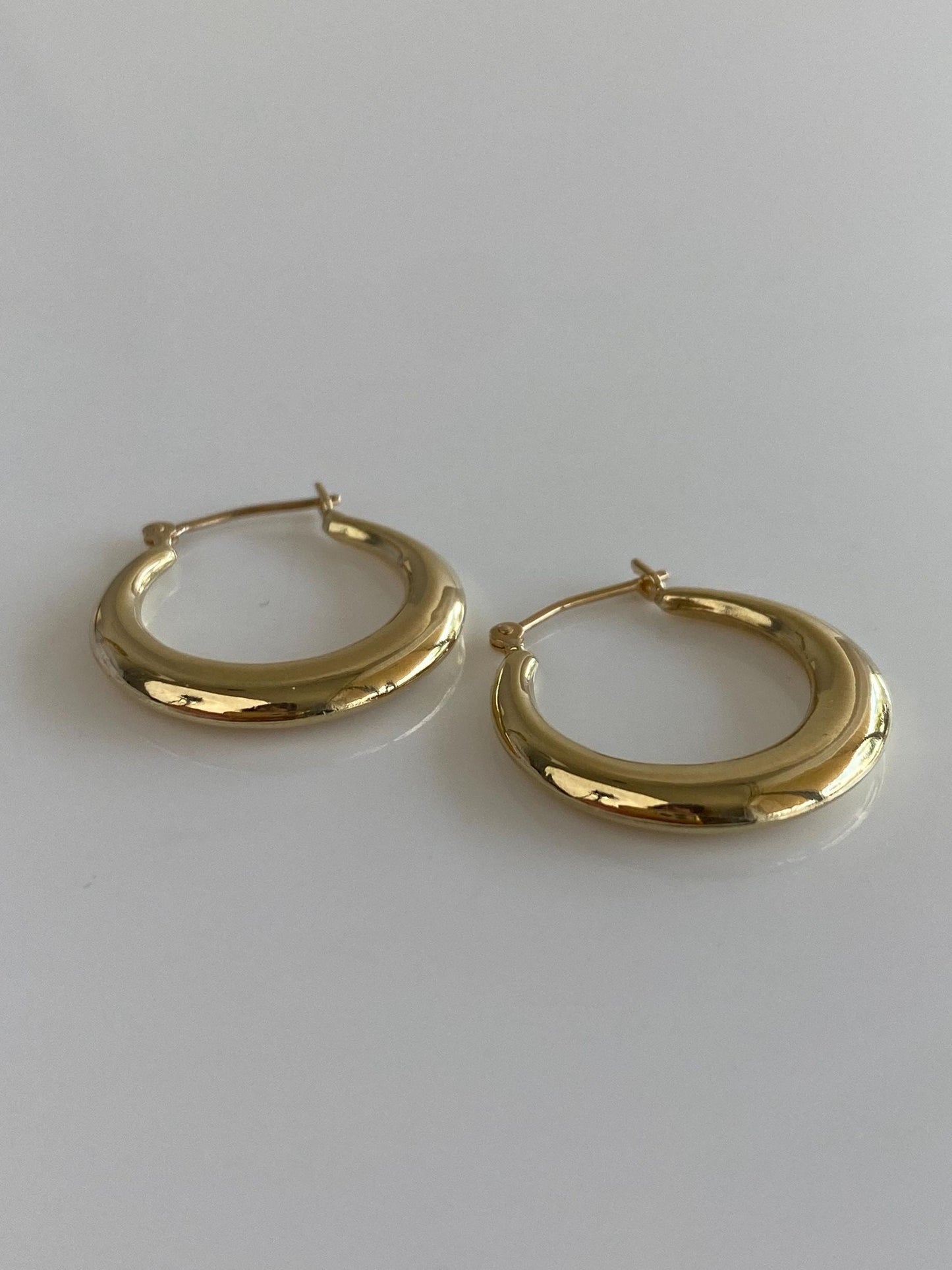 Vintage 14k Yellow Gold Tapered Hoop Earrings