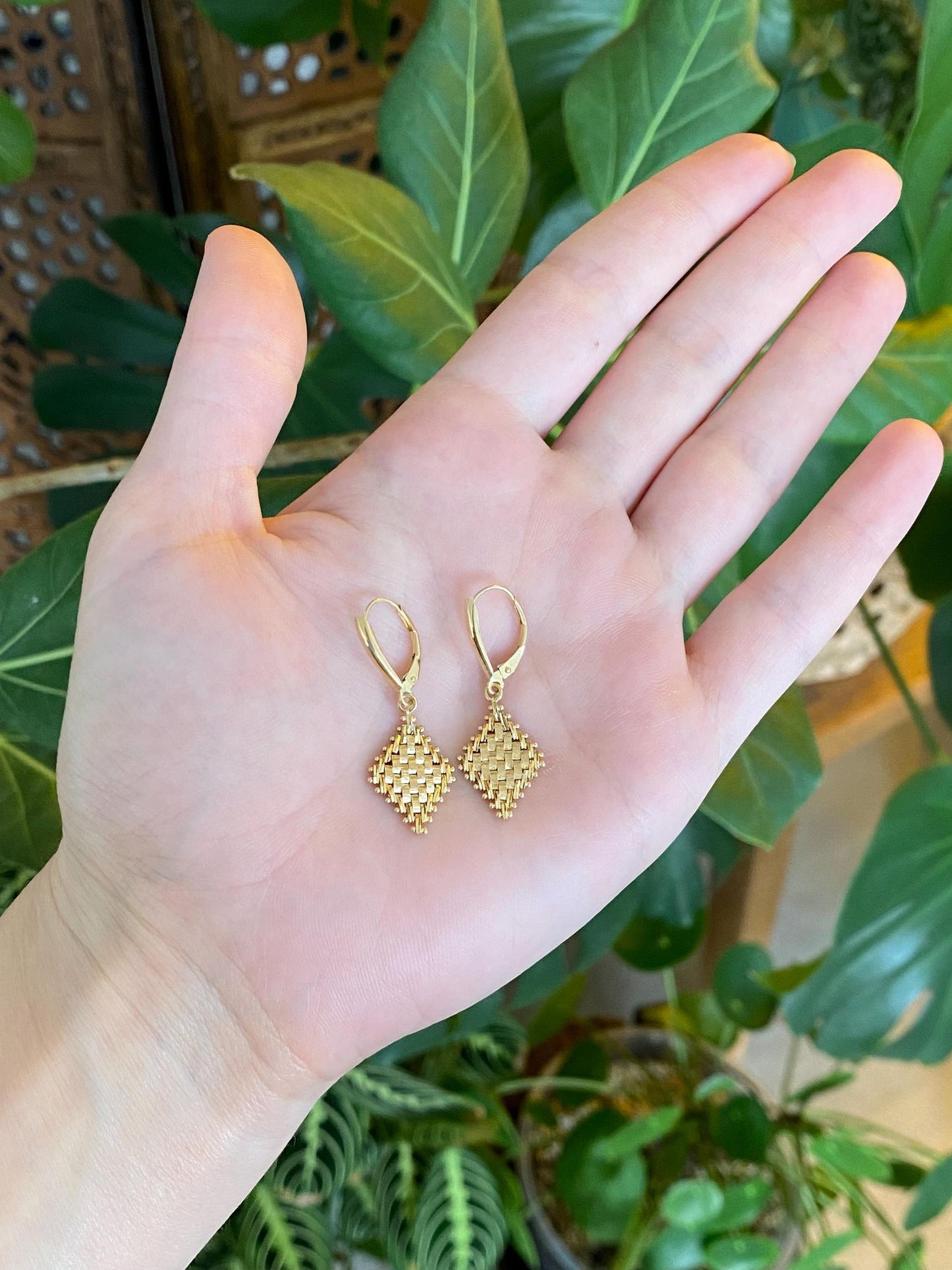 Vintage Solid 18k Yellow Gold Chain Mesh Dangle Earrings