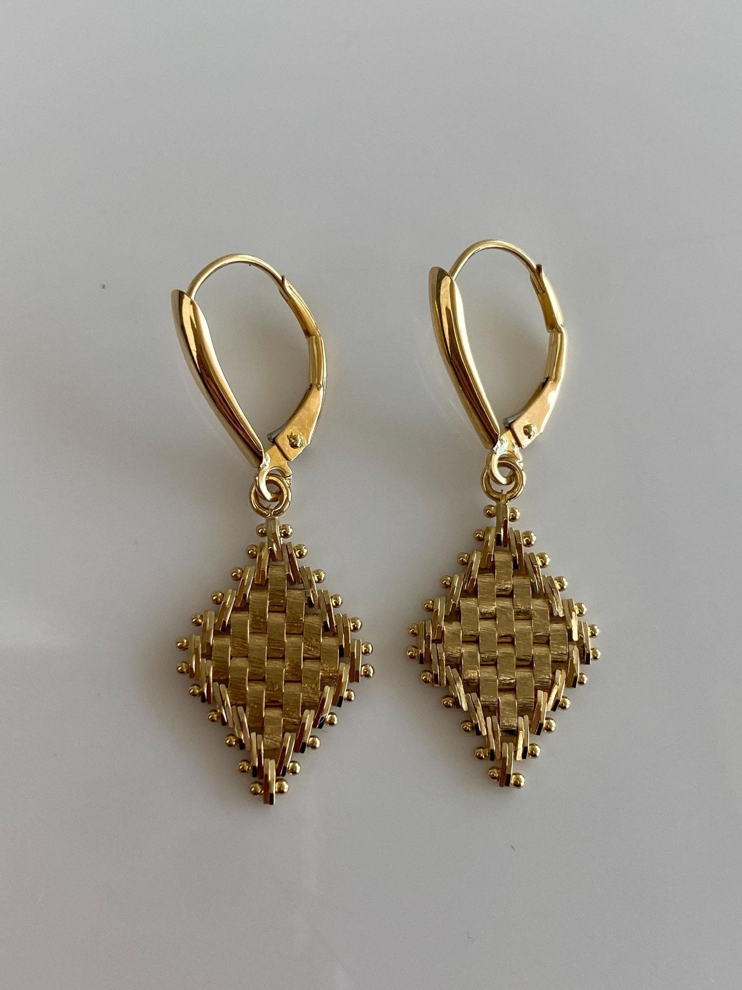 Vintage Solid 18k Yellow Gold Chain Mesh Dangle Earrings
