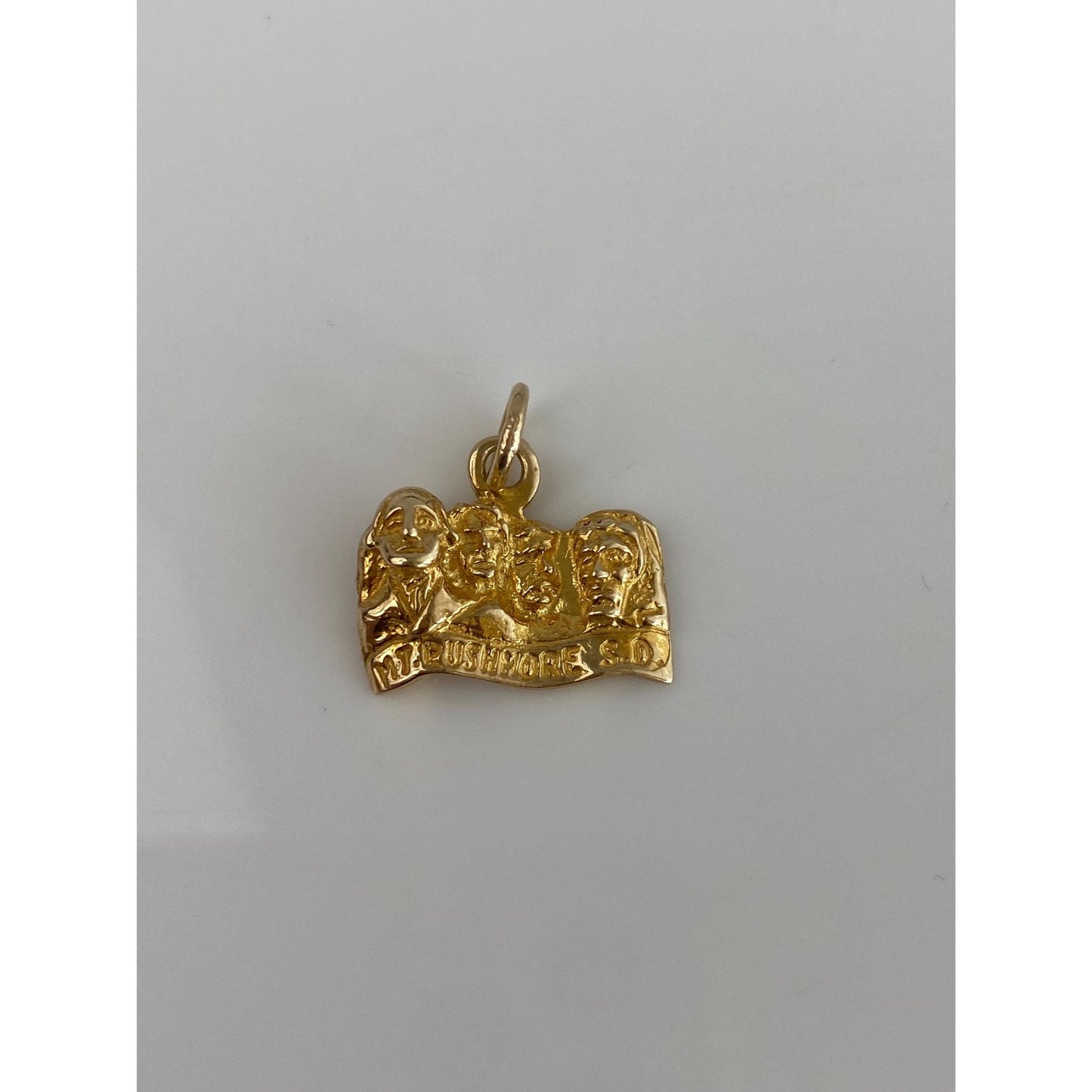Vintage Solid 10k Black Hills Gold Mt. Rushmore Charm