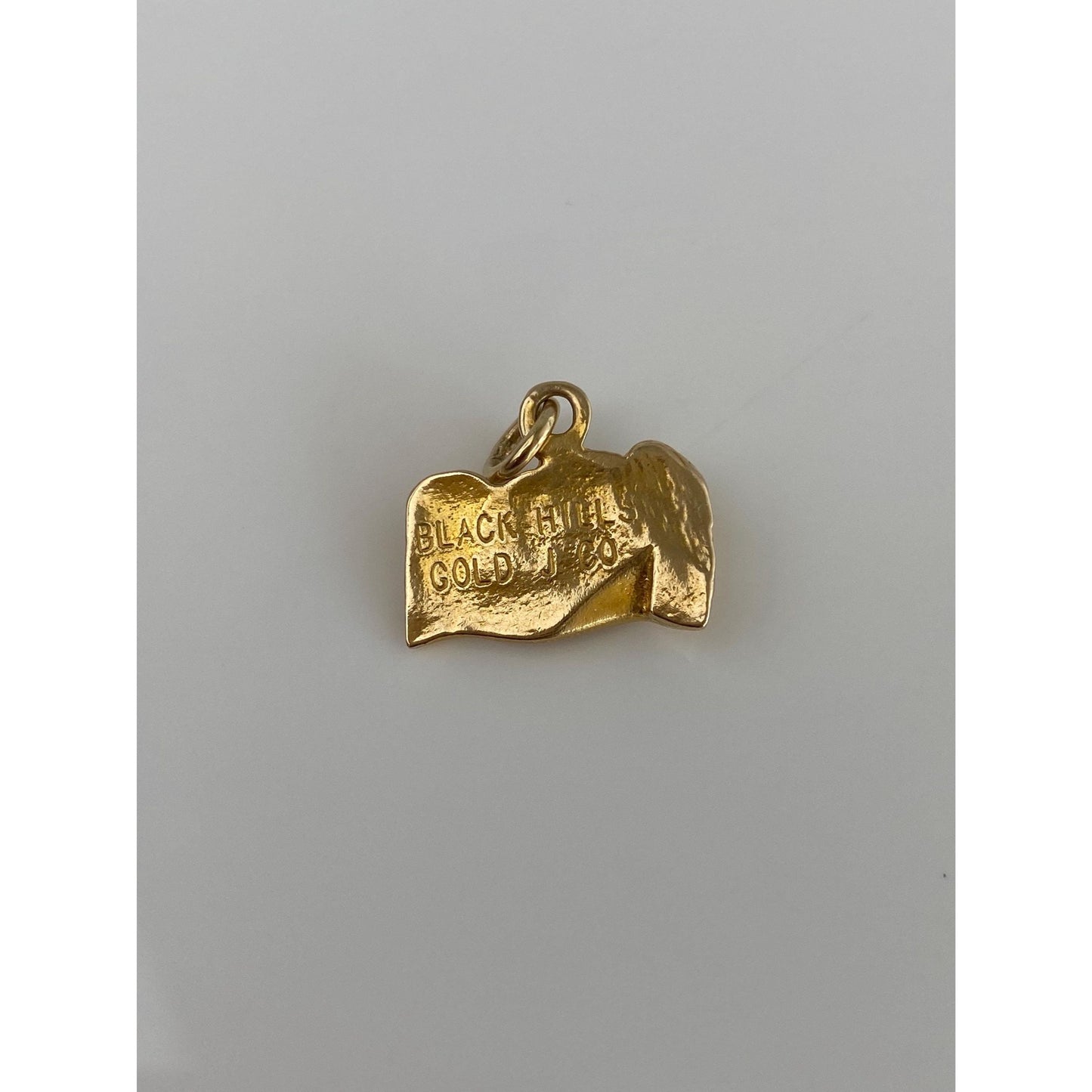 Vintage Solid 10k Black Hills Gold Mt. Rushmore Charm