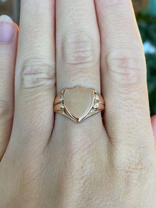 Vintage Solid 9k Rose Gold Shield Signet Ring - Size 9
