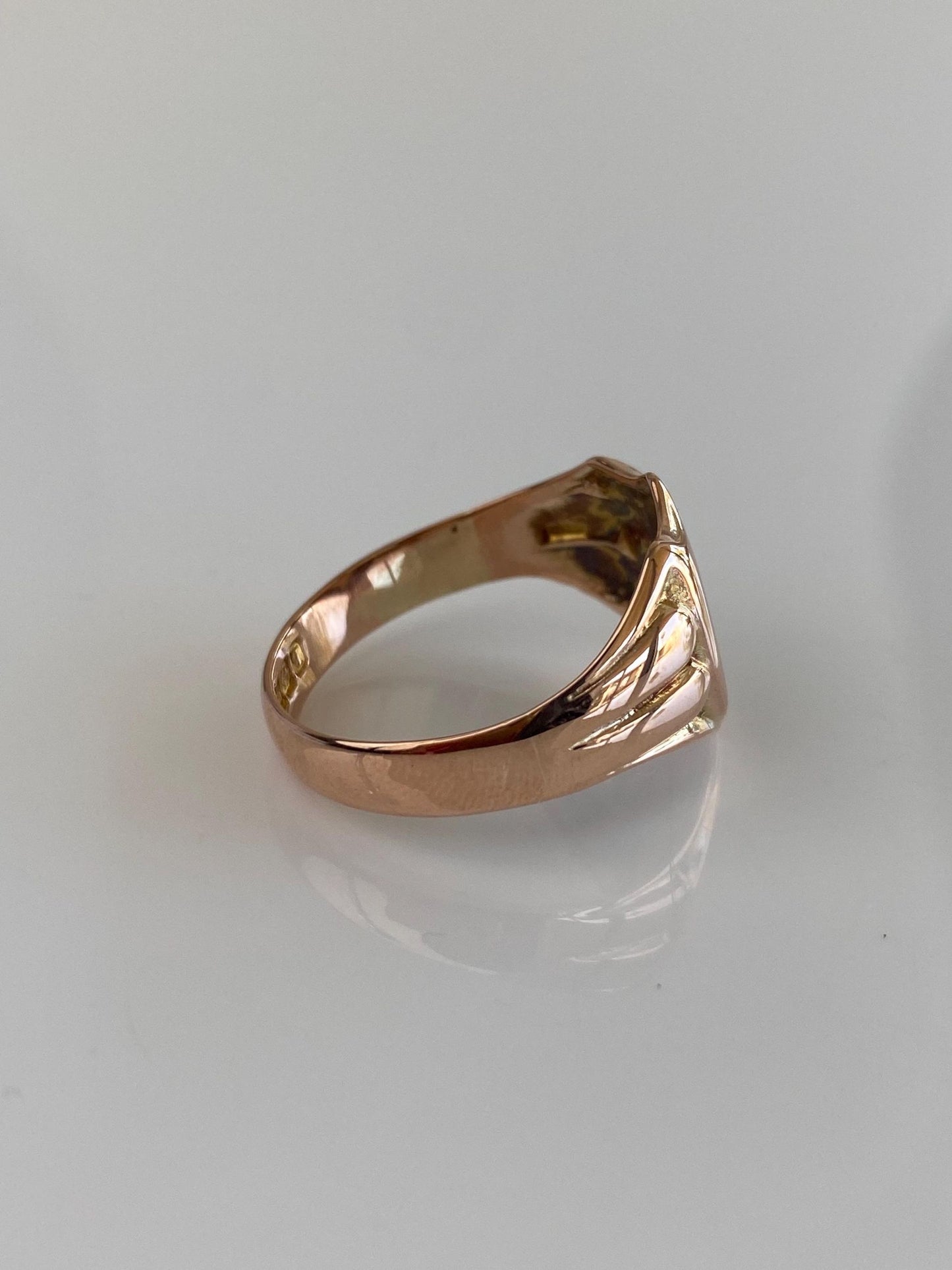 Vintage Solid 9k Rose Gold Shield Signet Ring - Size 9
