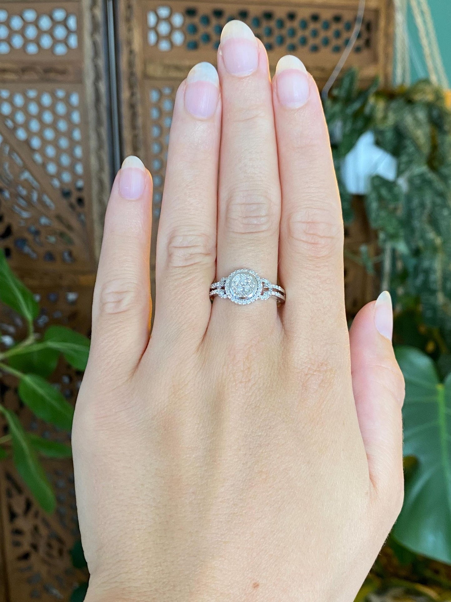 Vintage Solid 14k White Gold Diamonds Ring - Size 8.75
