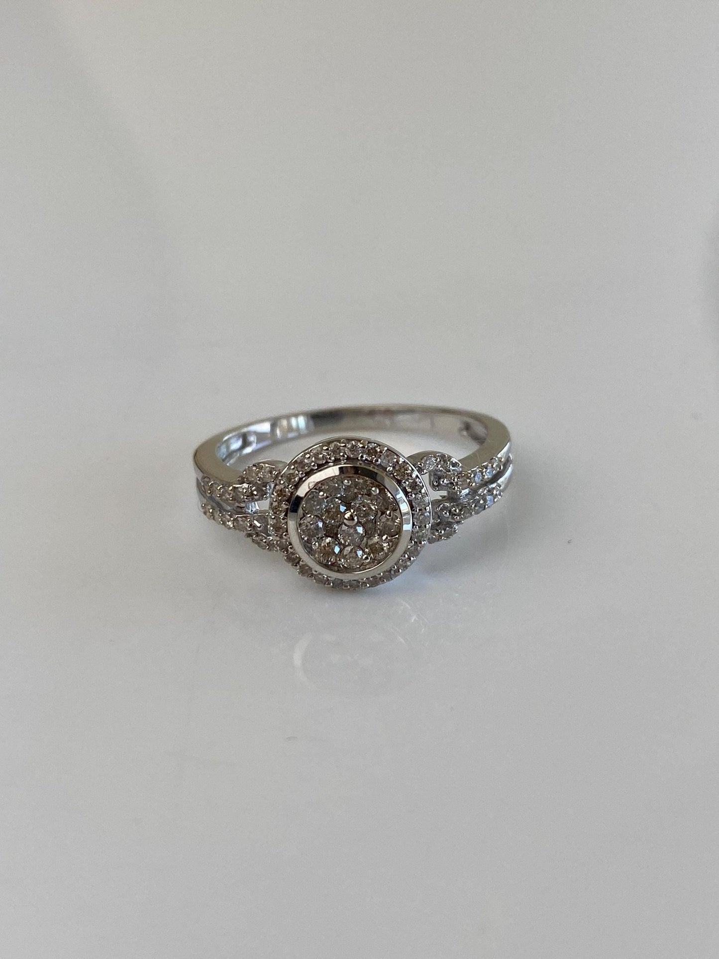 Vintage Solid 14k White Gold Diamonds Ring - Size 8.75