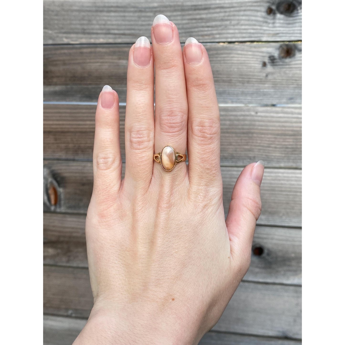 Vintage Solid 18k Yellow Gold Peach Fire Opal Ring - Size 5.75