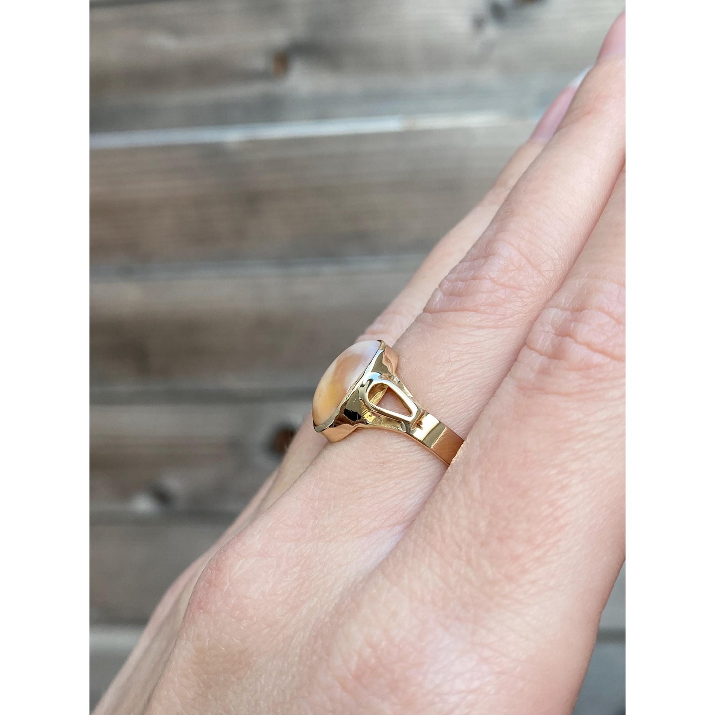 Vintage Solid 18k Yellow Gold Peach Fire Opal Ring - Size 5.75