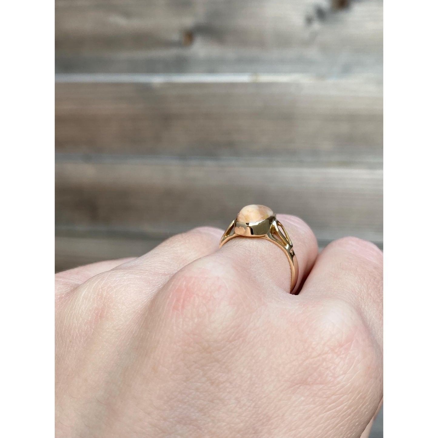 Vintage Solid 18k Yellow Gold Peach Fire Opal Ring - Size 5.75