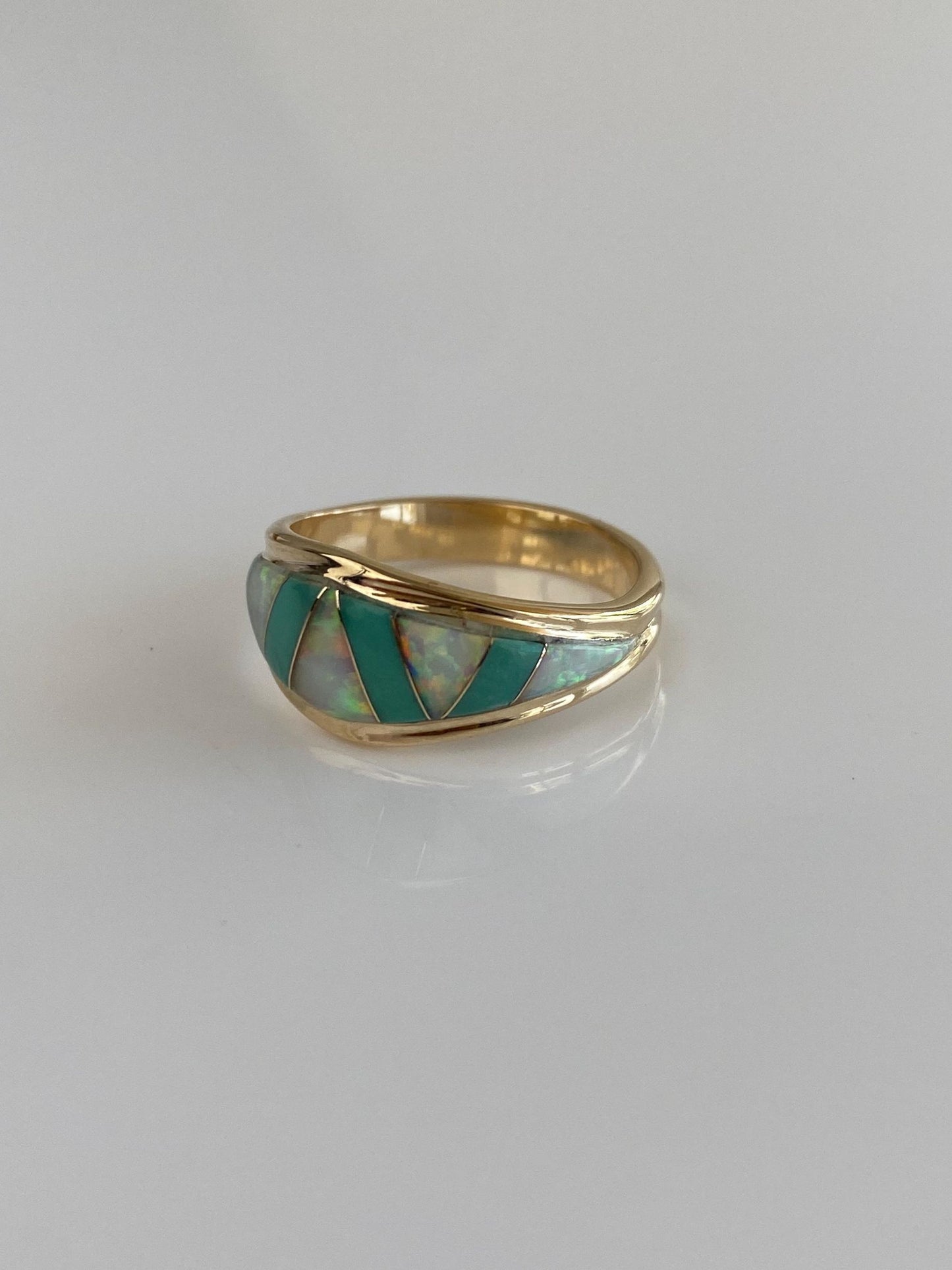 Vintage Solid 14k Yellow Gold Opal Turquoise Inlay Ring Band - Size 5.75
