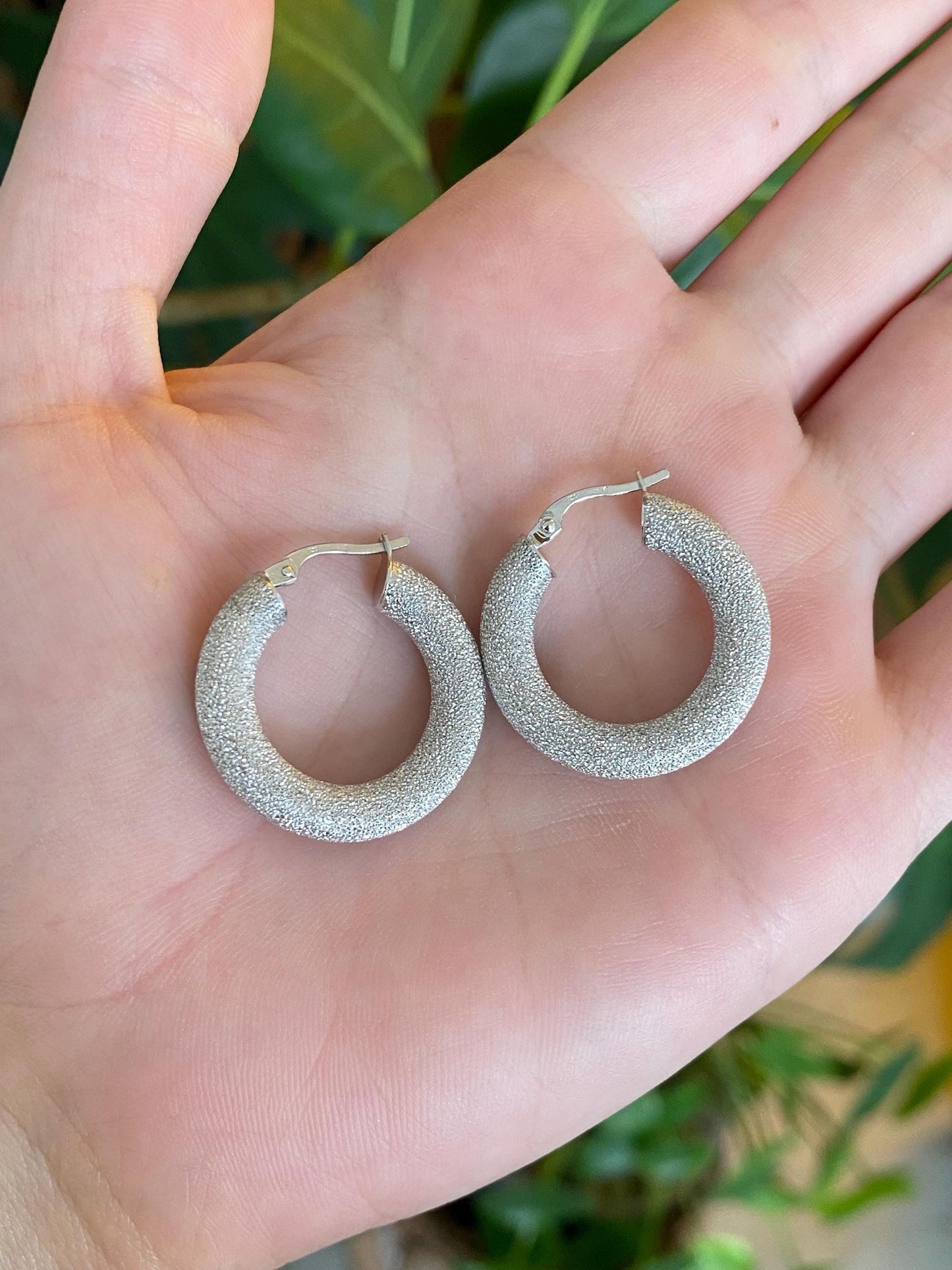 Vintage 18k White Gold Sparkly Hoop Earrings