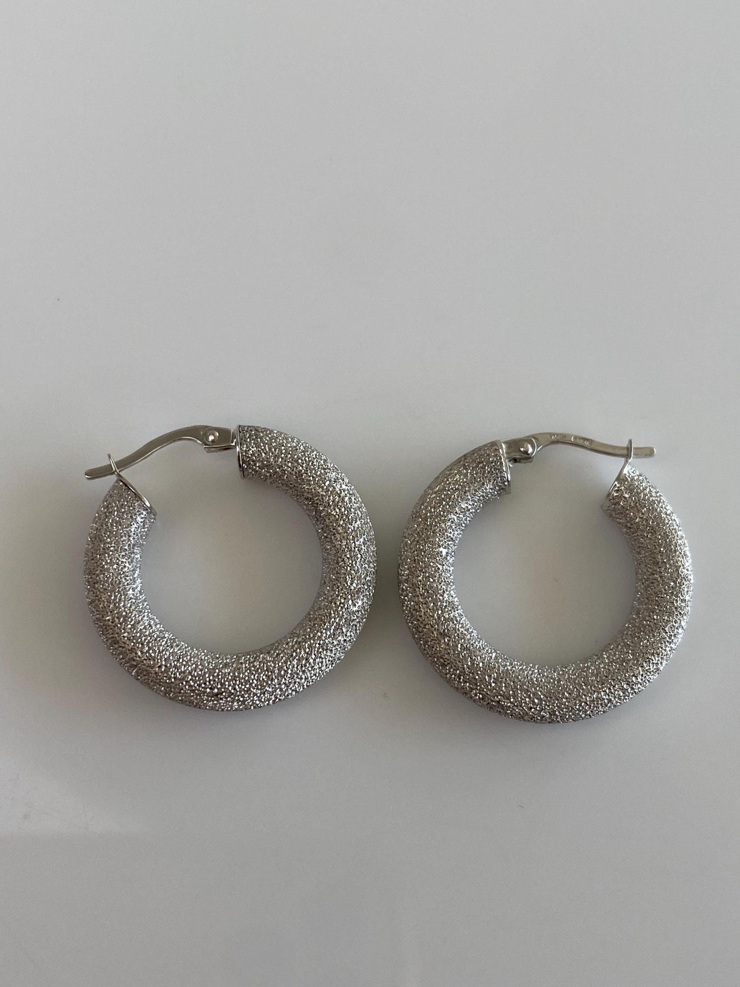 Vintage 18k White Gold Sparkly Hoop Earrings