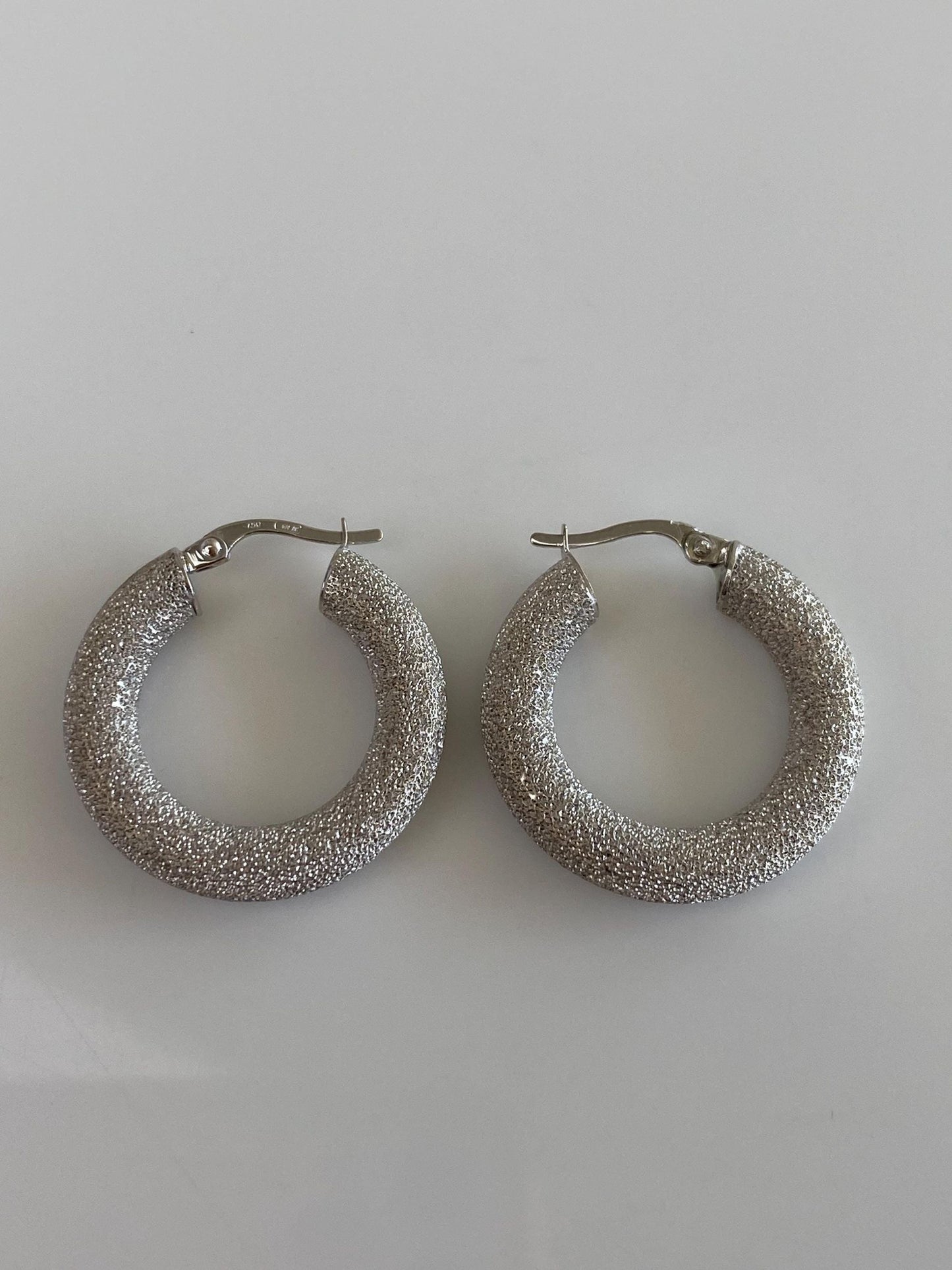 Vintage 18k White Gold Sparkly Hoop Earrings