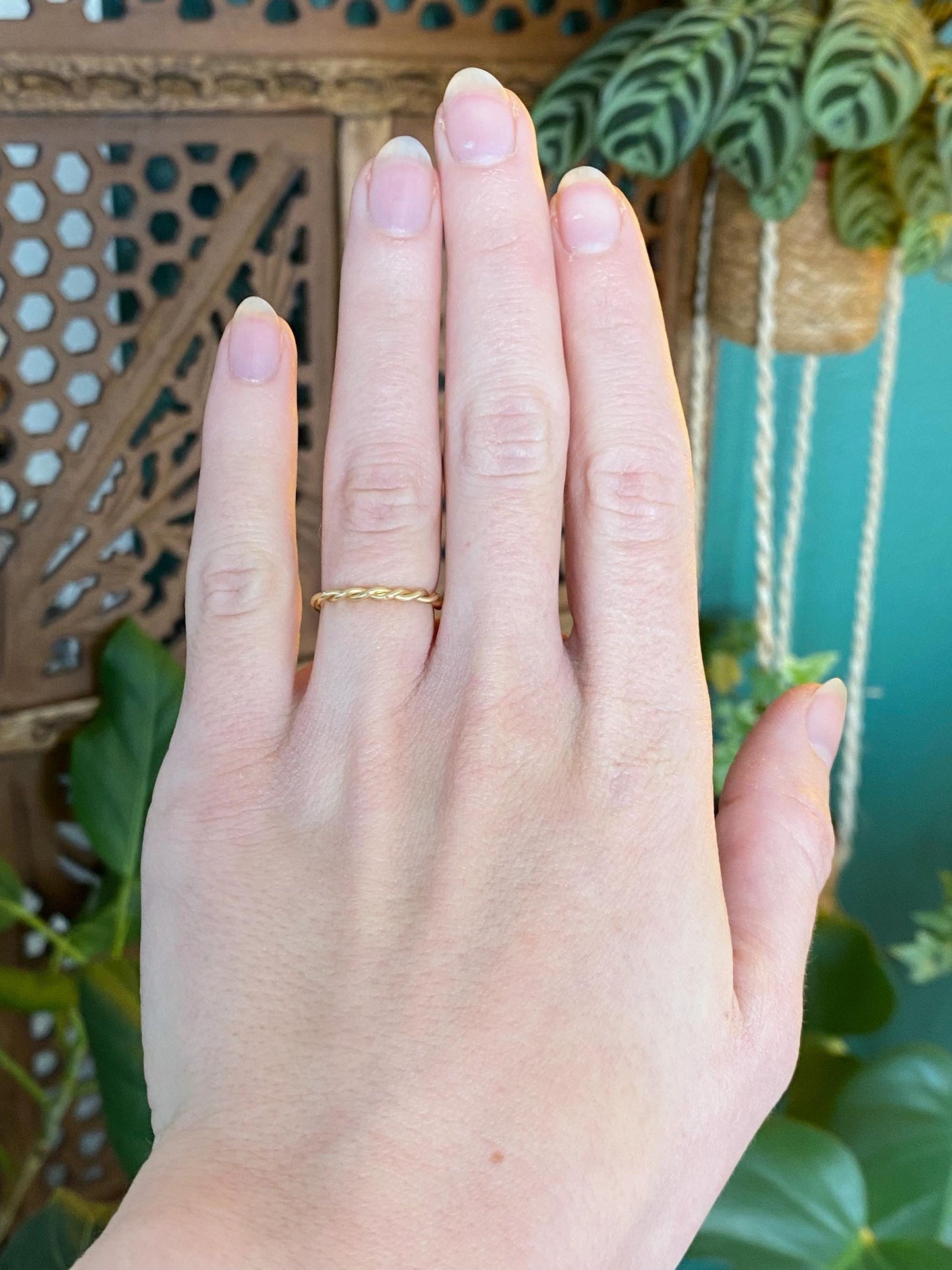 Vintage Solid 14k Yellow Gold Twist Ring Band - Size 4