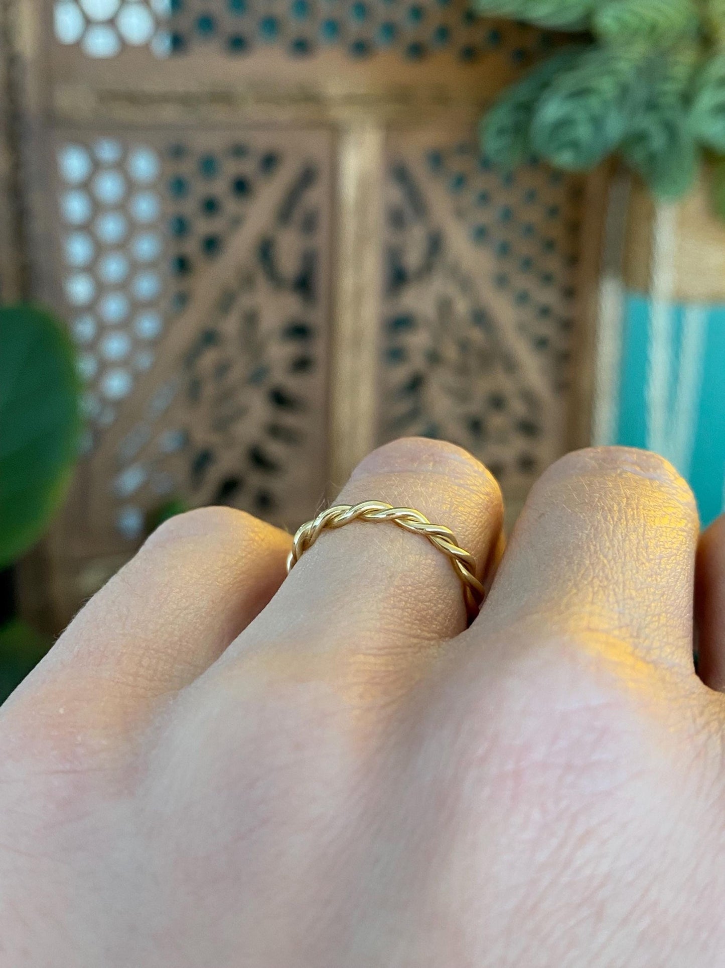 Vintage Solid 14k Yellow Gold Twist Ring Band - Size 4