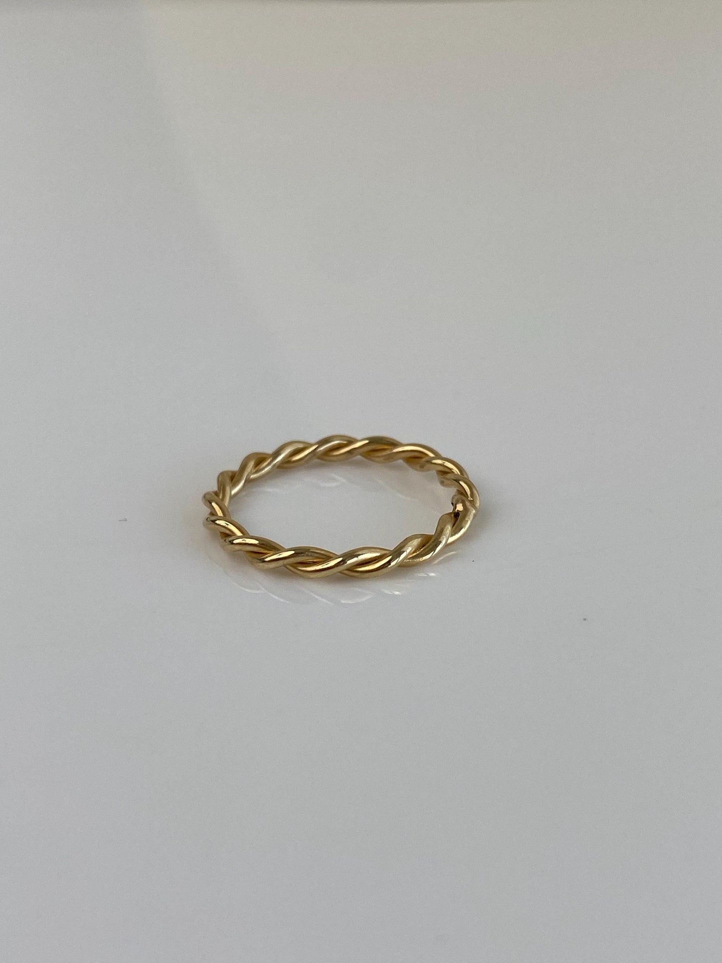 Vintage Solid 14k Yellow Gold Twist Ring Band - Size 4