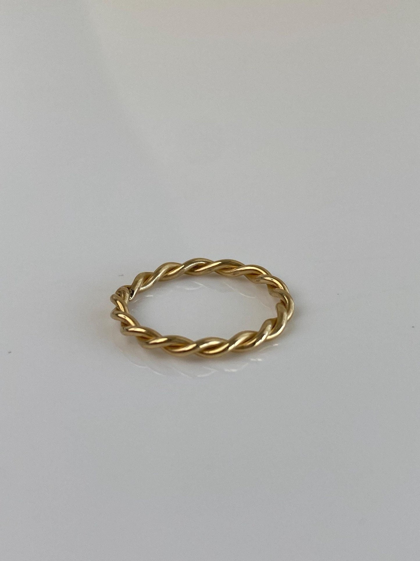 Vintage Solid 14k Yellow Gold Twist Ring Band - Size 4