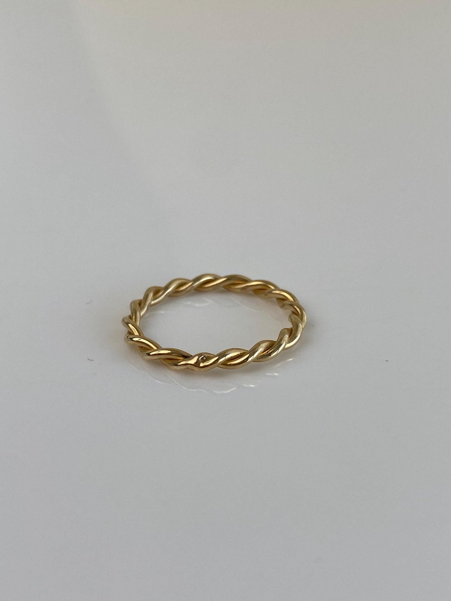 Vintage Solid 14k Yellow Gold Twist Ring Band - Size 4