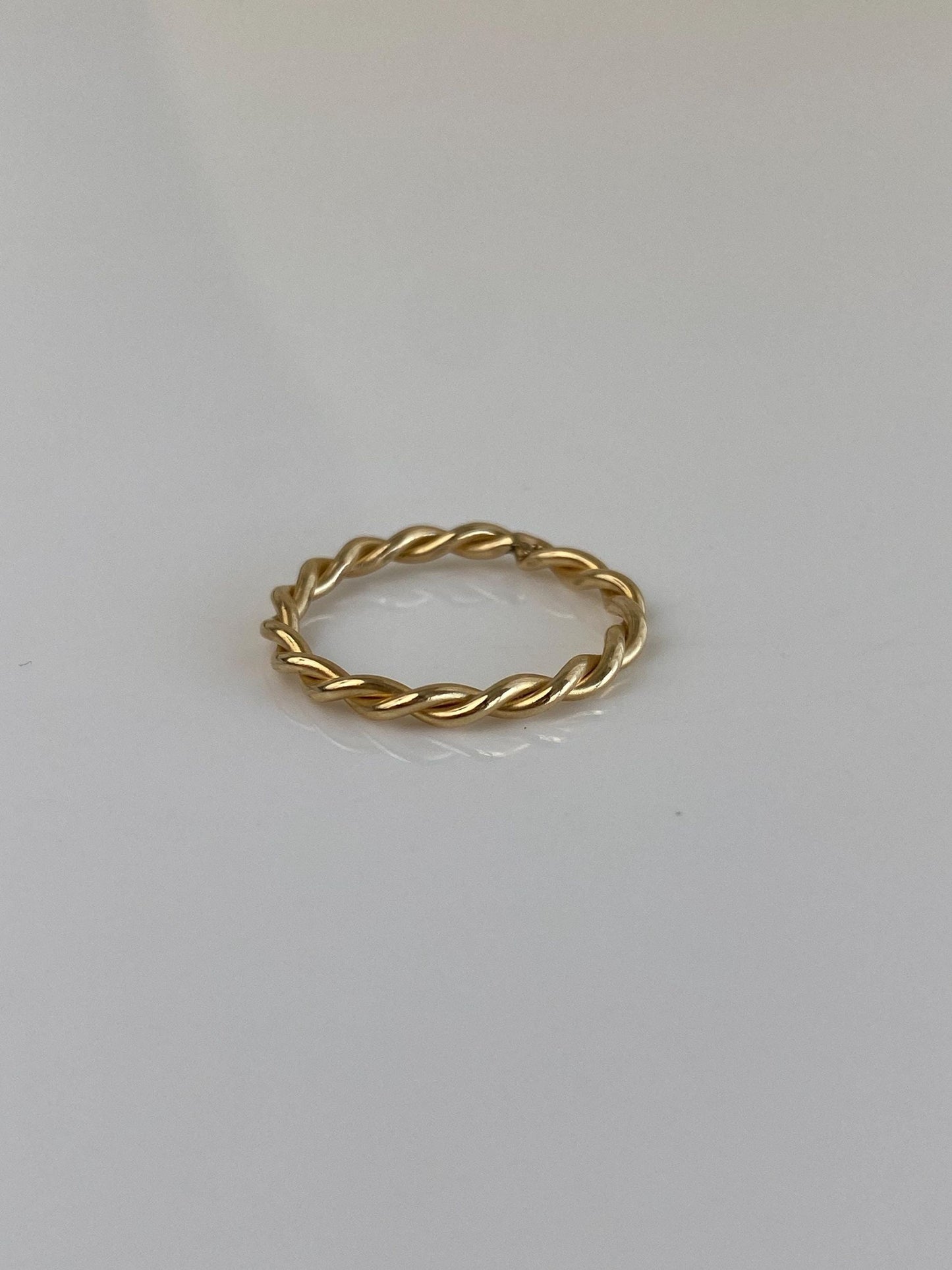 Vintage Solid 14k Yellow Gold Twist Ring Band - Size 4