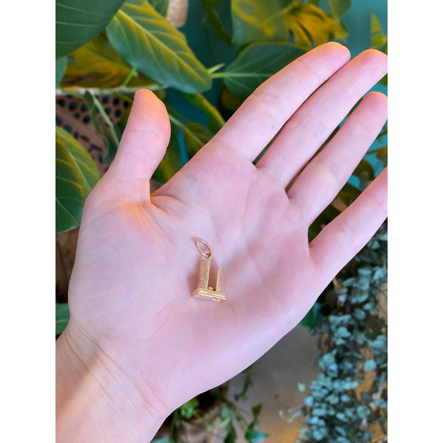 Vintage Solid 14k Yellow Gold City Hall Toronto Canada Charm