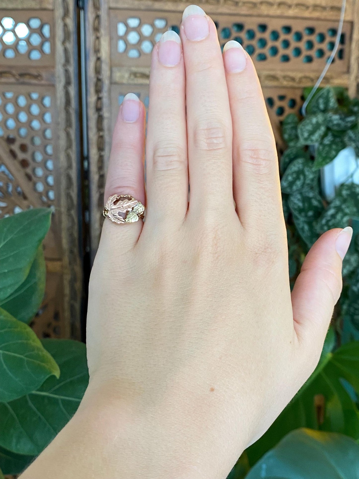 Vintage Solid 10k Black Hills Gold Leaves Ring - Size 2.75