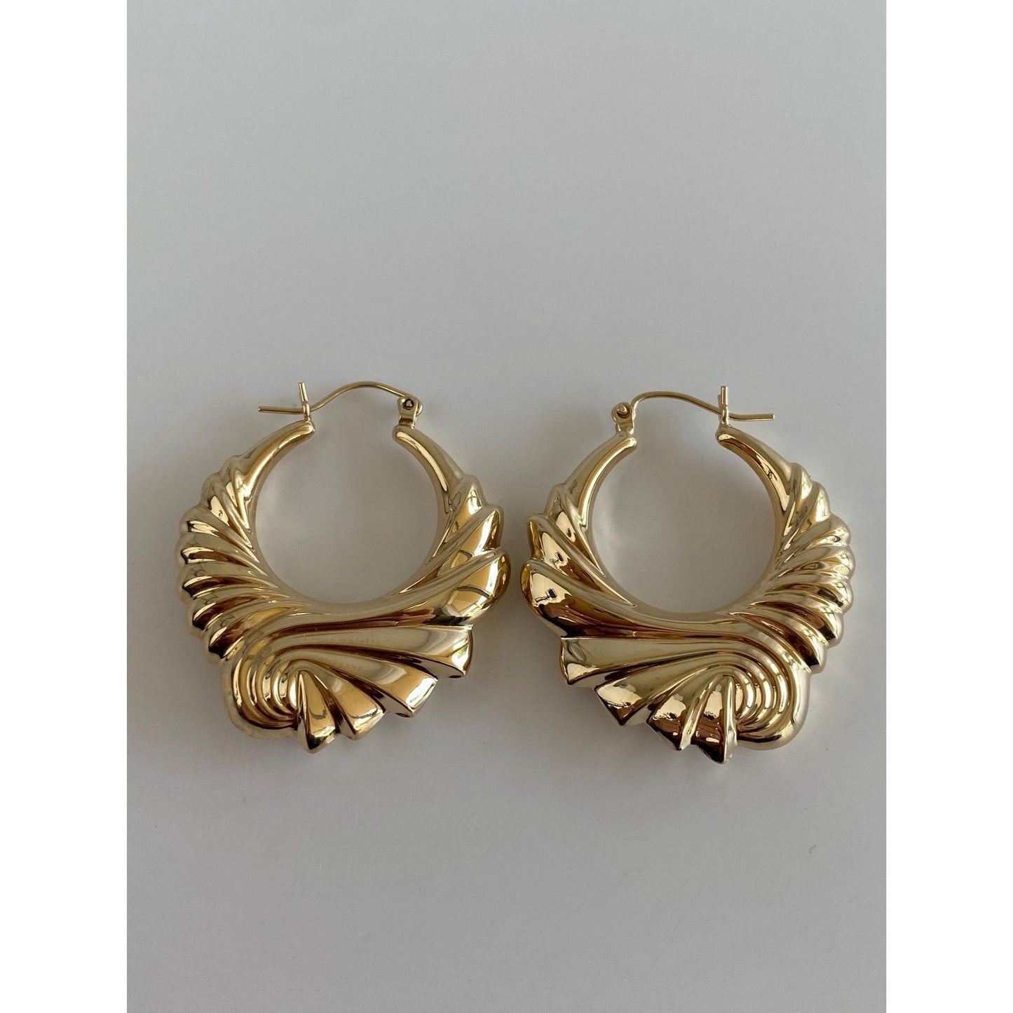 Vintage 14k Yellow Gold Scalloped Designed Hoop Earrings