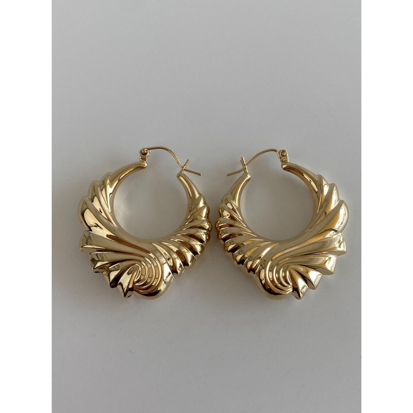 Vintage 14k Yellow Gold Scalloped Designed Hoop Earrings