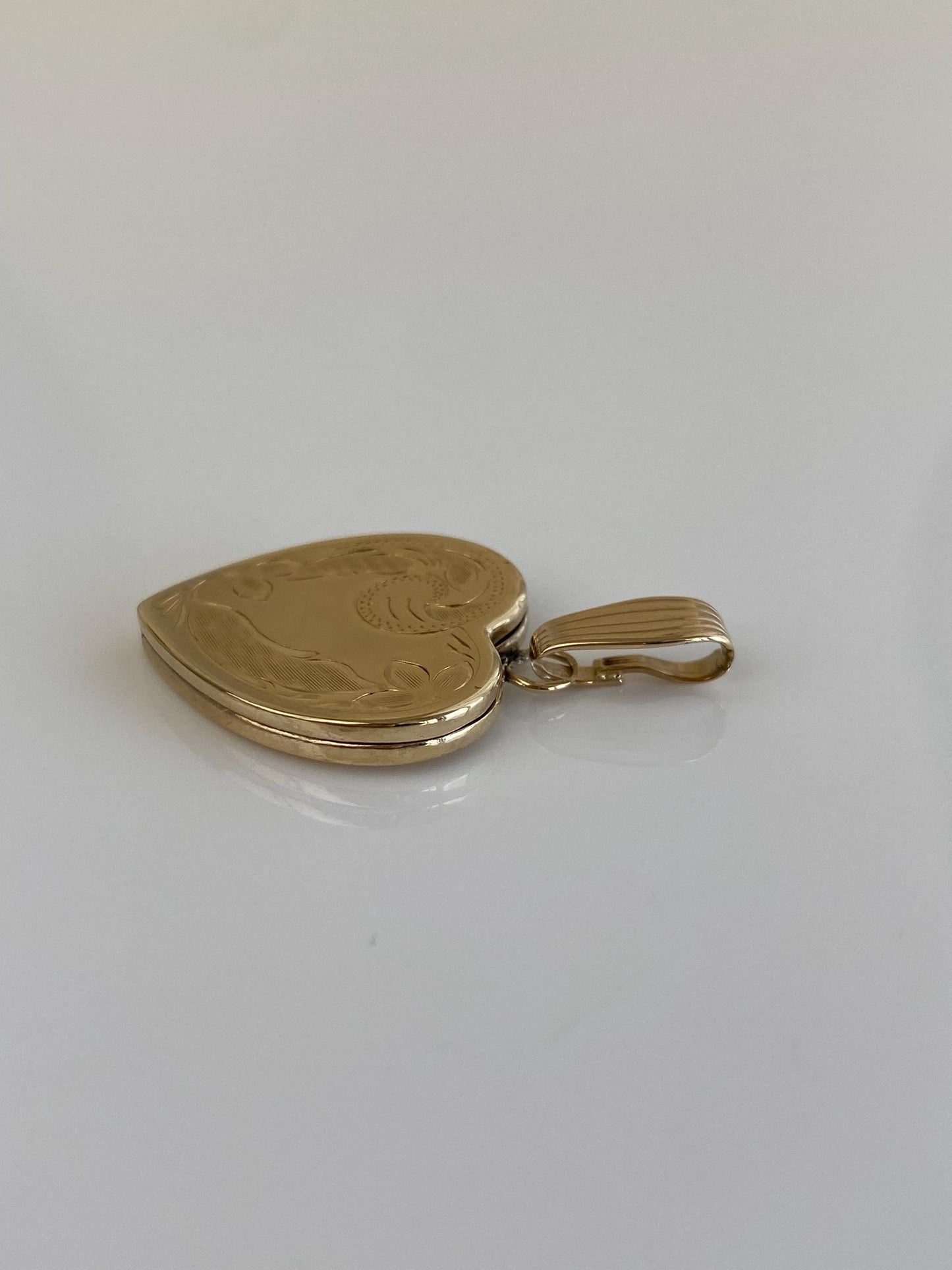 Vintage Solid 14k Yellow Gold Engraved Heart Locket Charm