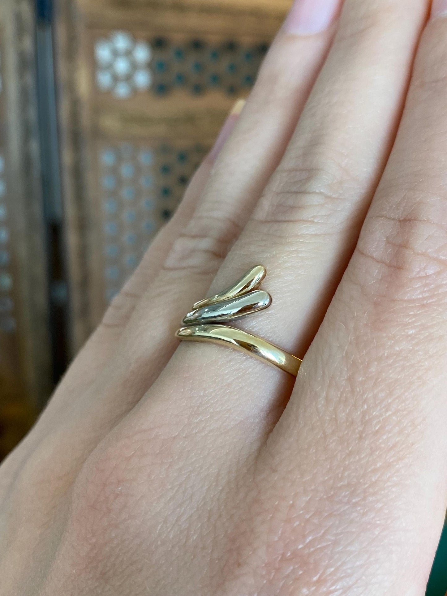 Vintage Solid 14k White & Yellow Gold Ring - Size 8.5