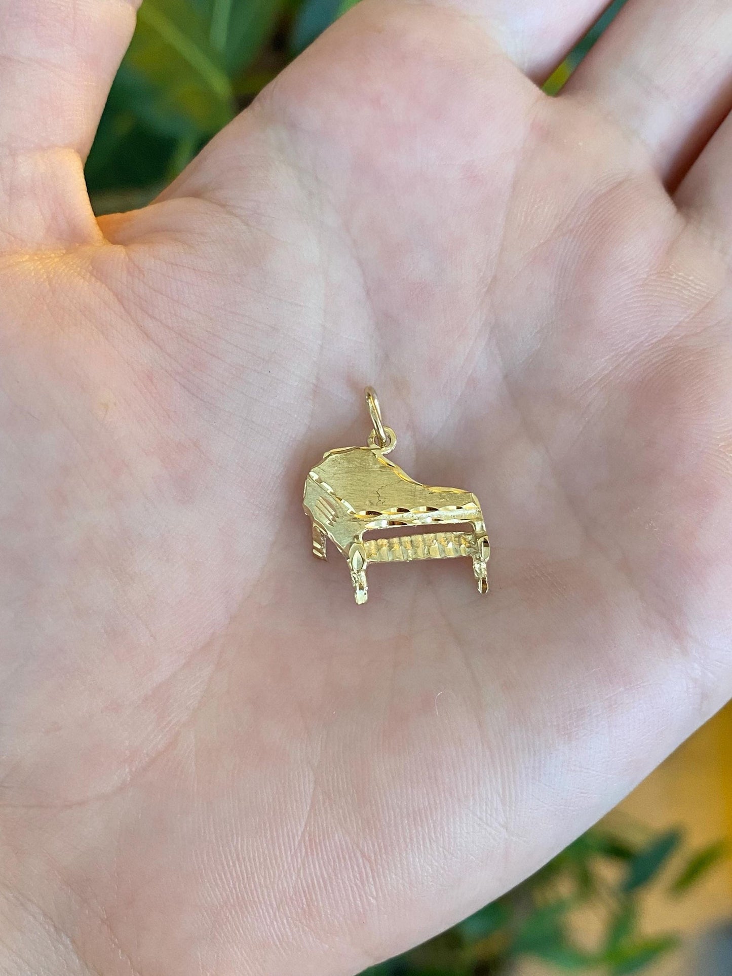 Vintage Solid 14k Yellow Gold Diamond Cut Piano Charm