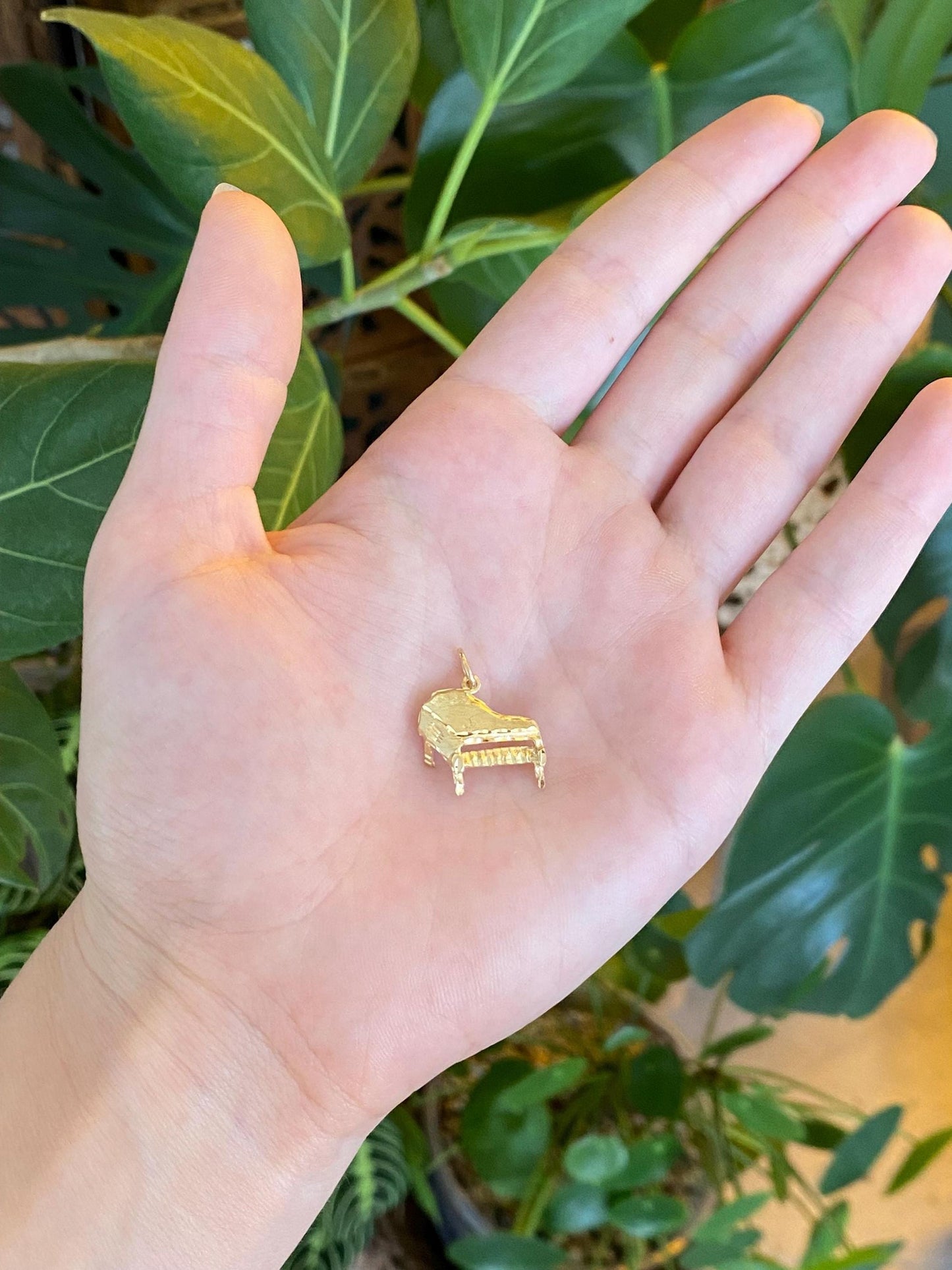 Vintage Solid 14k Yellow Gold Diamond Cut Piano Charm
