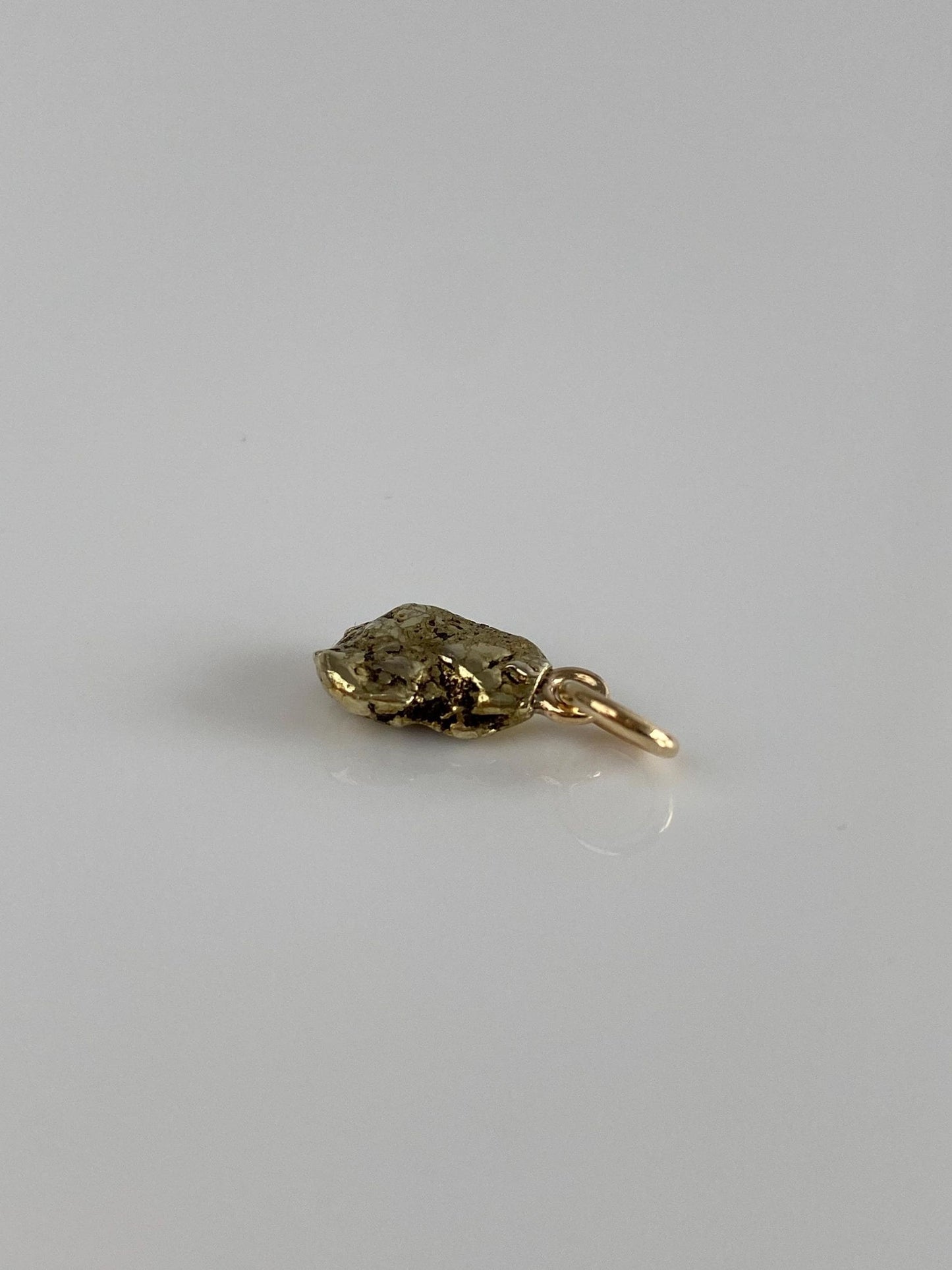 Vintage Solid 18k Yellow Gold Nugget Charm