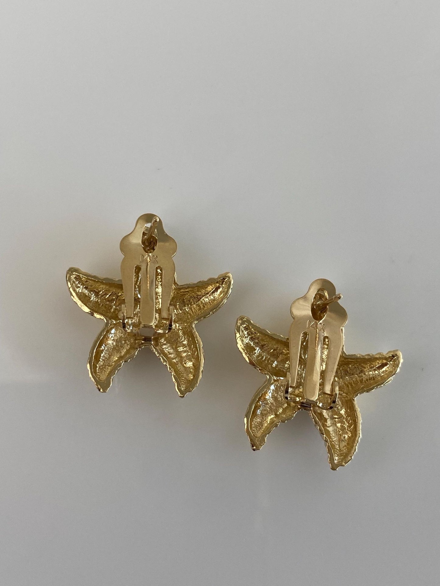 Vintage Solid 14k Yellow Gold Diamond Cut Starfish Stud Earrings