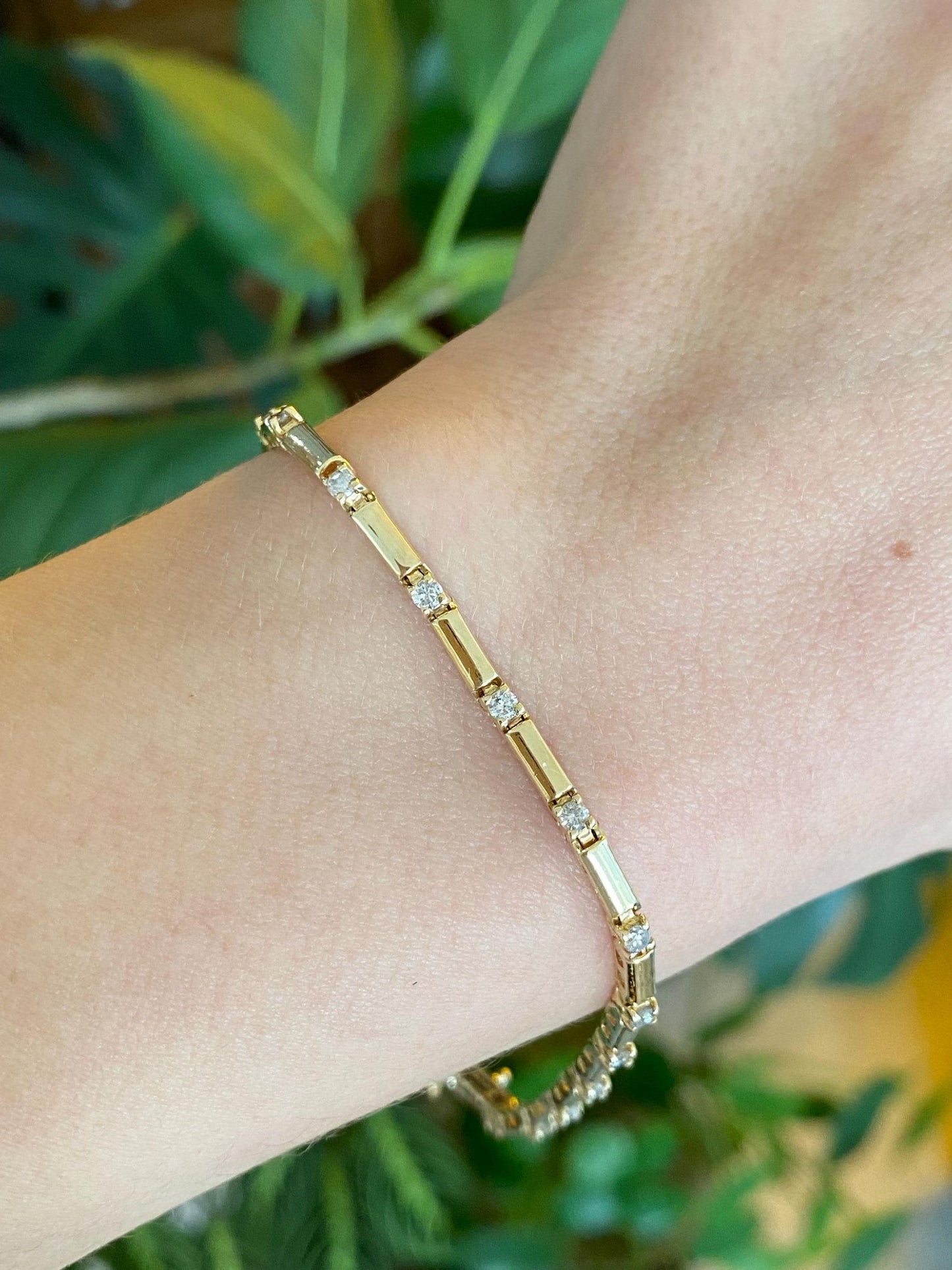 Vintage Solid 14k Yellow Gold Diamond Bar Link Bracelet - 8 Inches