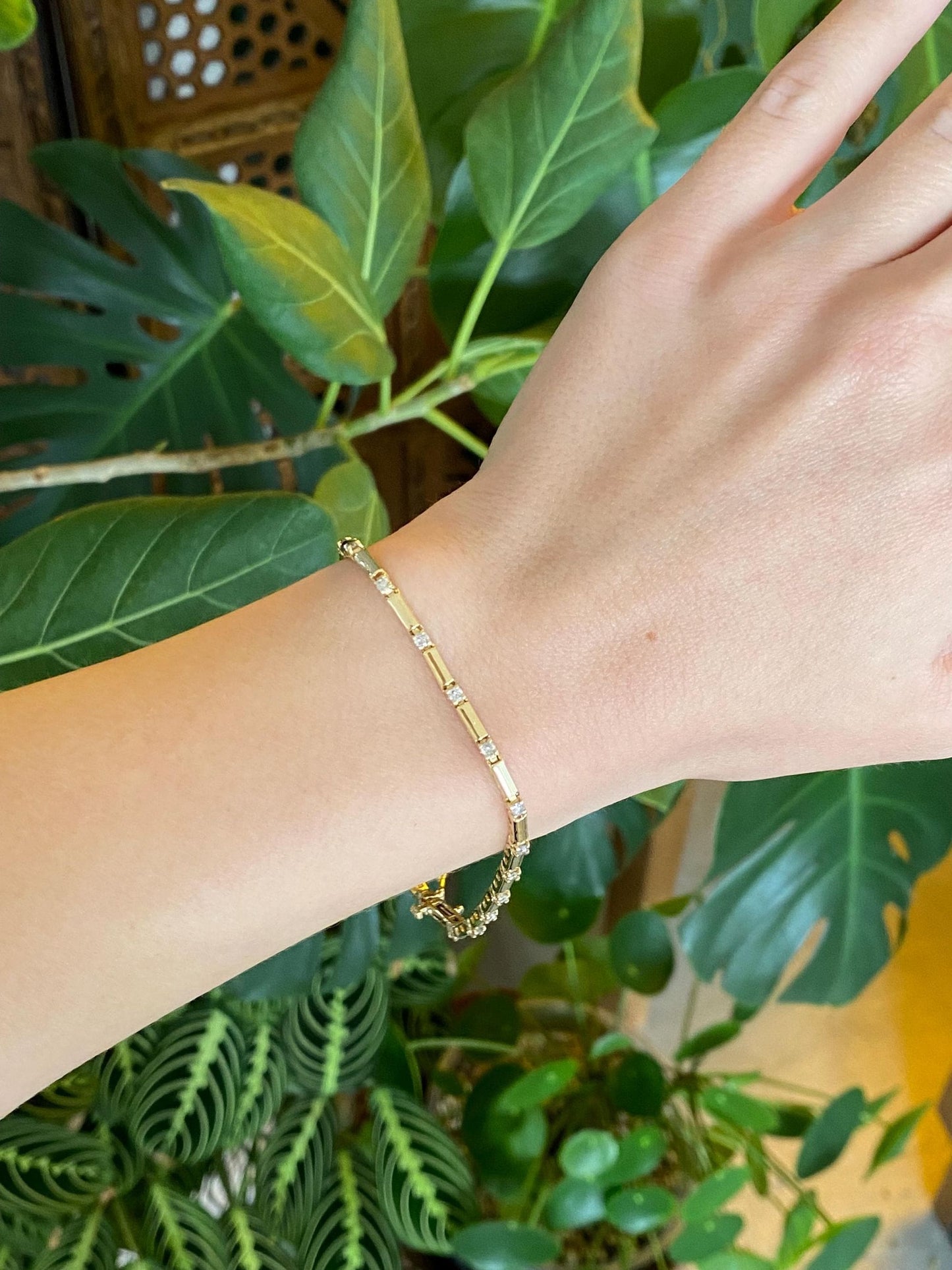 Vintage Solid 14k Yellow Gold Diamond Bar Link Bracelet - 8 Inches