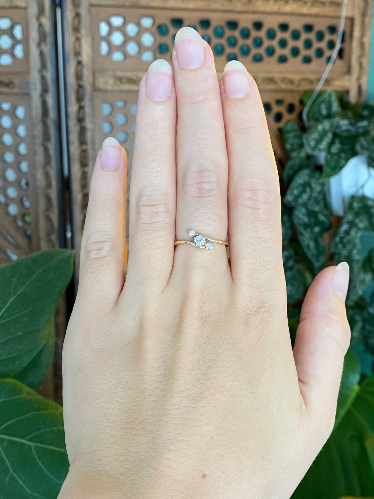 Vintage Solid 10k Yellow Gold Clear Sapphire Twist Ring - Size 6.5