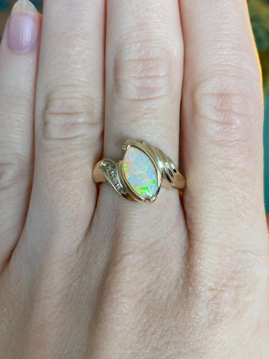 Vintage Solid 14k Yellow Gold Diamond Opal Ring - Size 6.75
