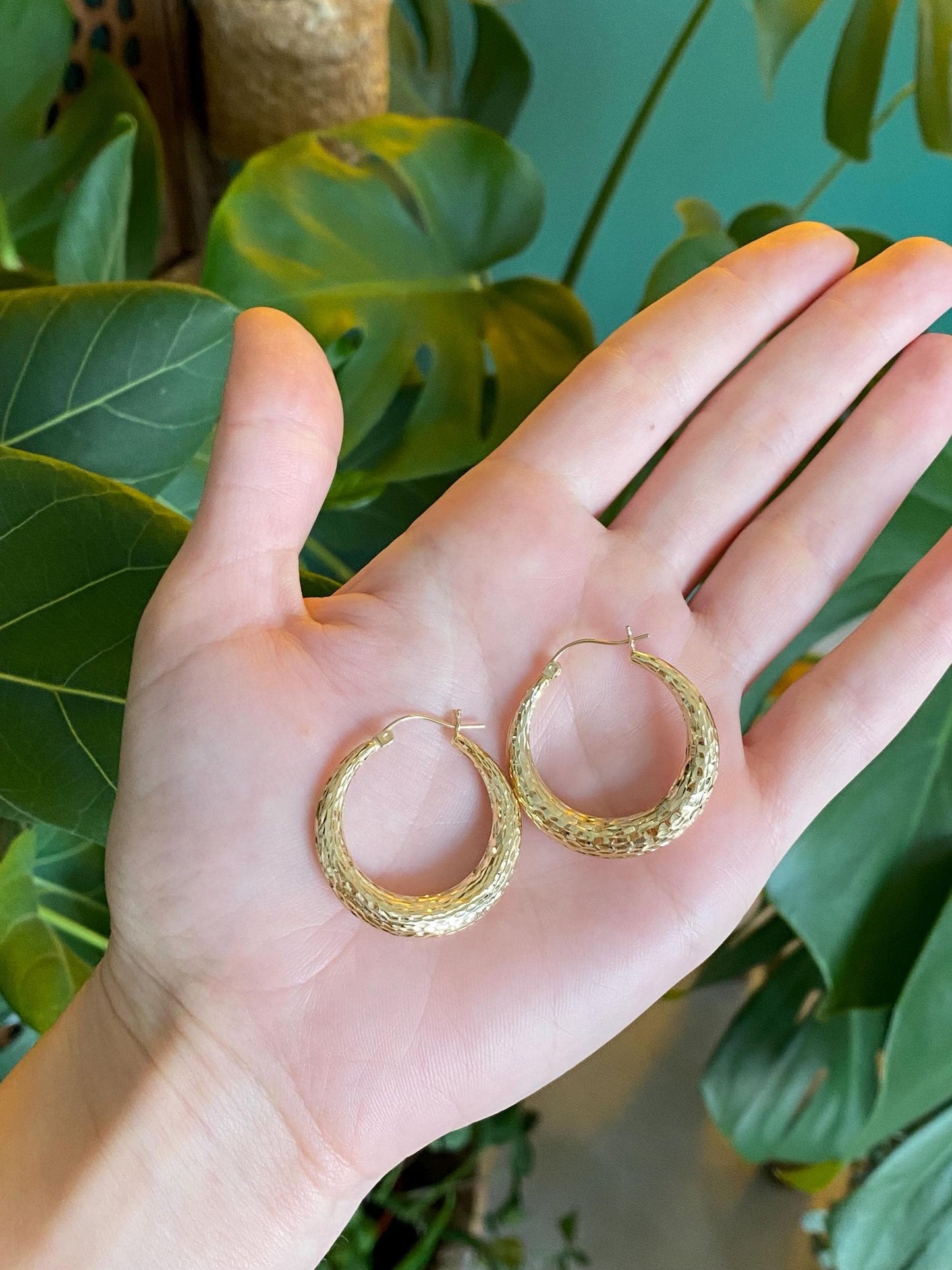 Vintage 14k Yellow Gold Diamond Cut Hoop Earrings