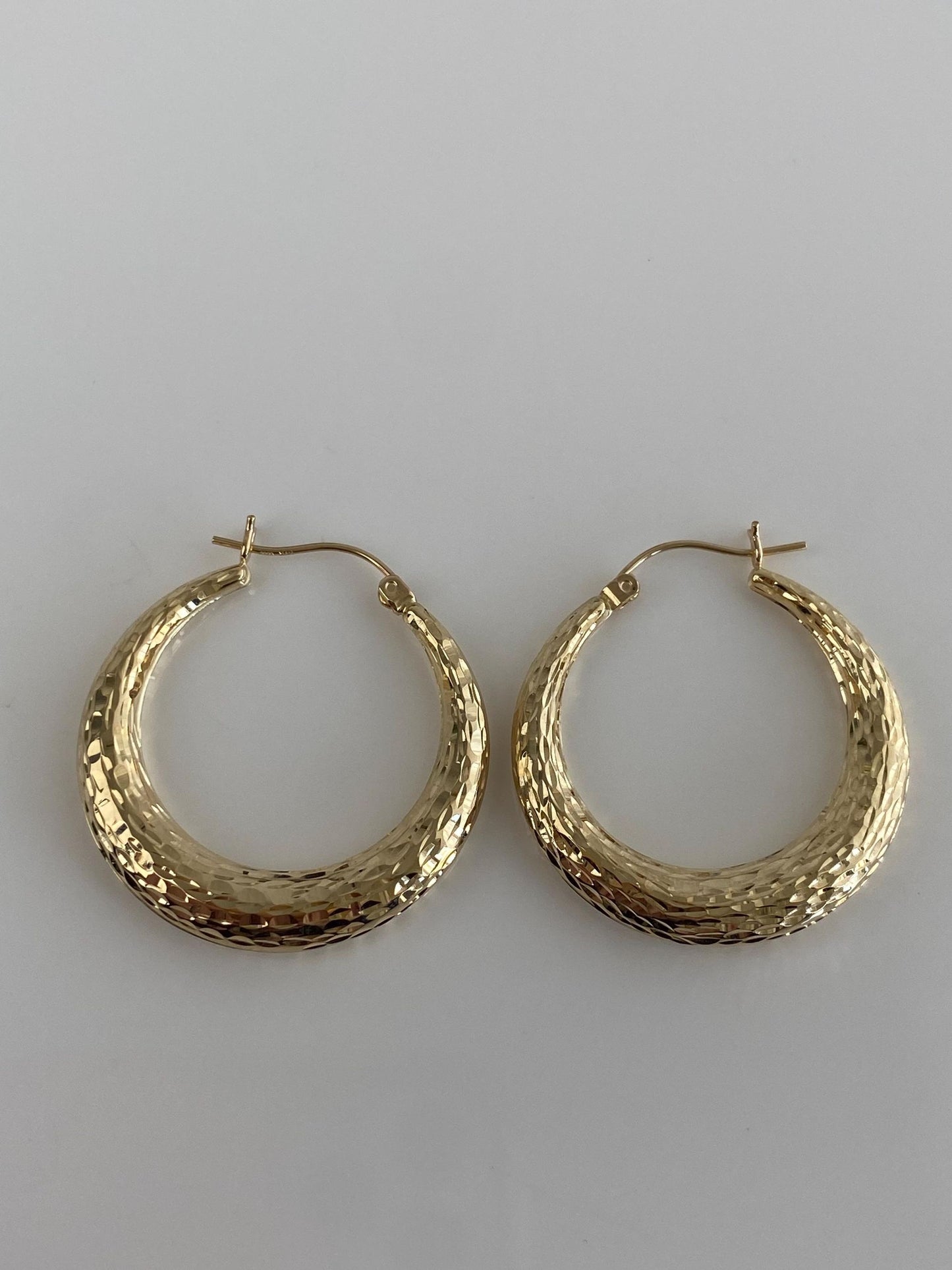 Vintage 14k Yellow Gold Diamond Cut Hoop Earrings