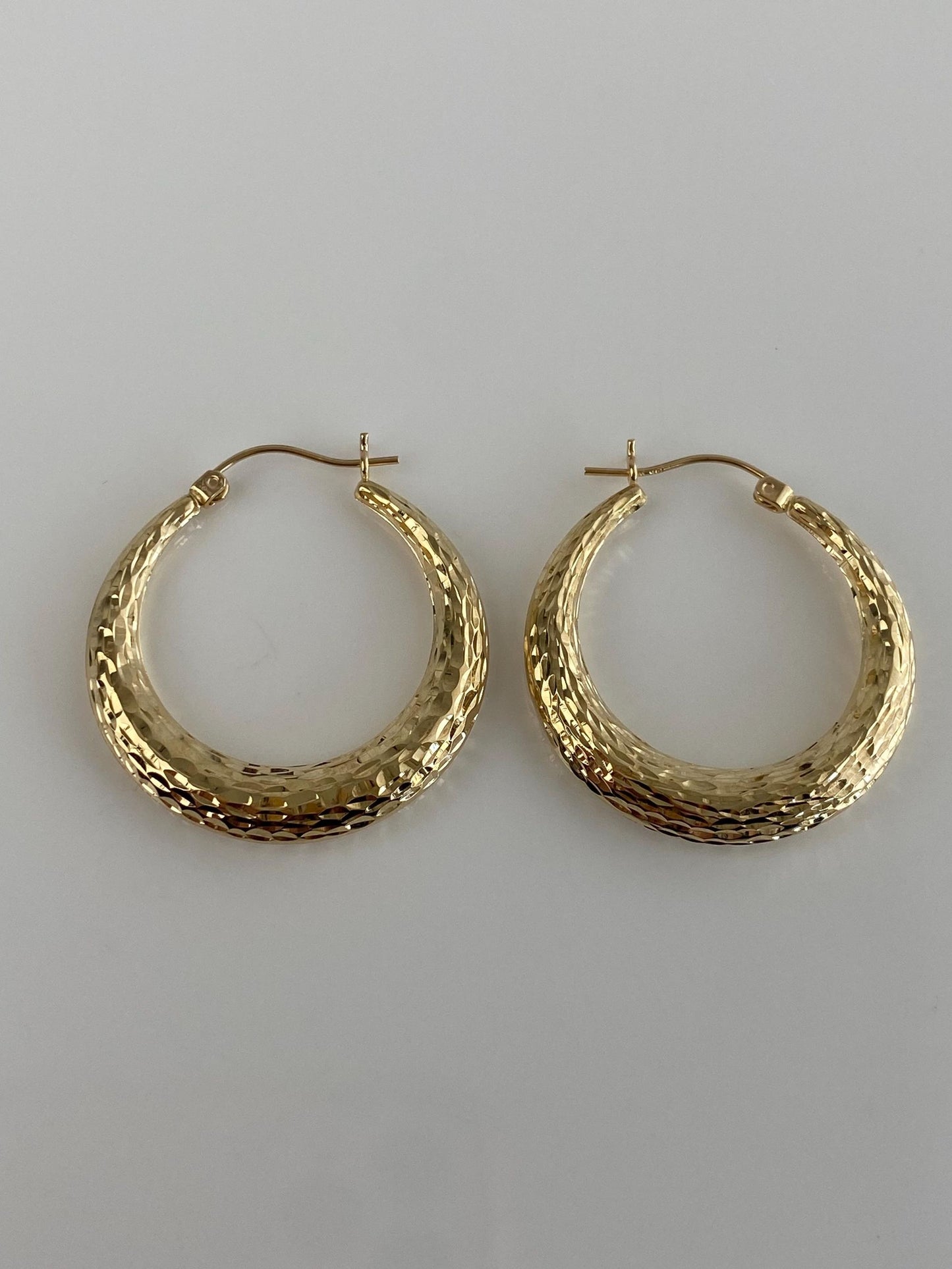 Vintage 14k Yellow Gold Diamond Cut Hoop Earrings