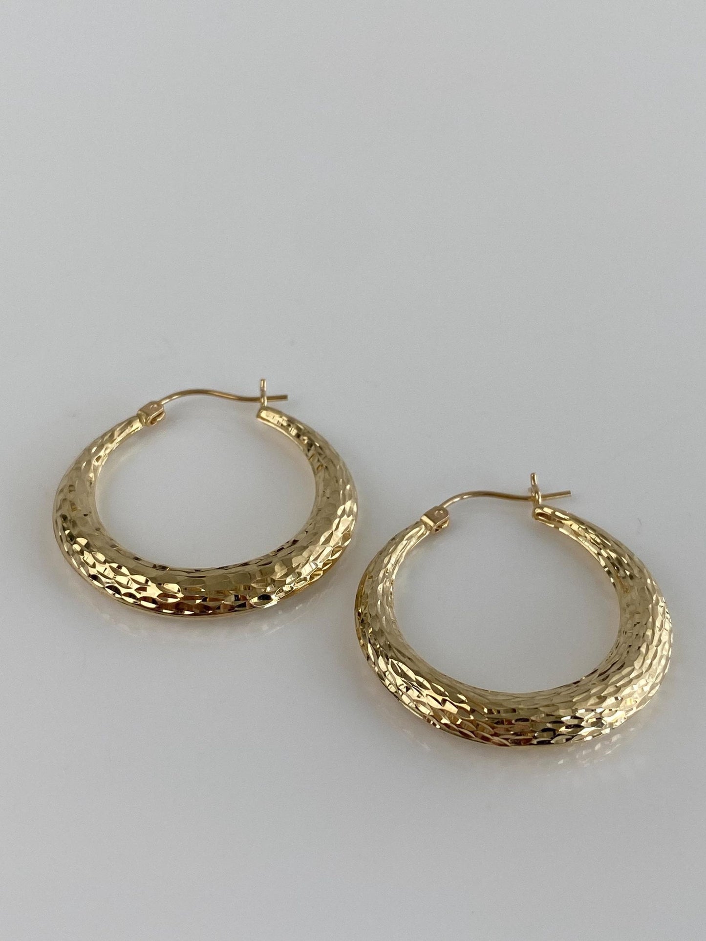 Vintage 14k Yellow Gold Diamond Cut Hoop Earrings
