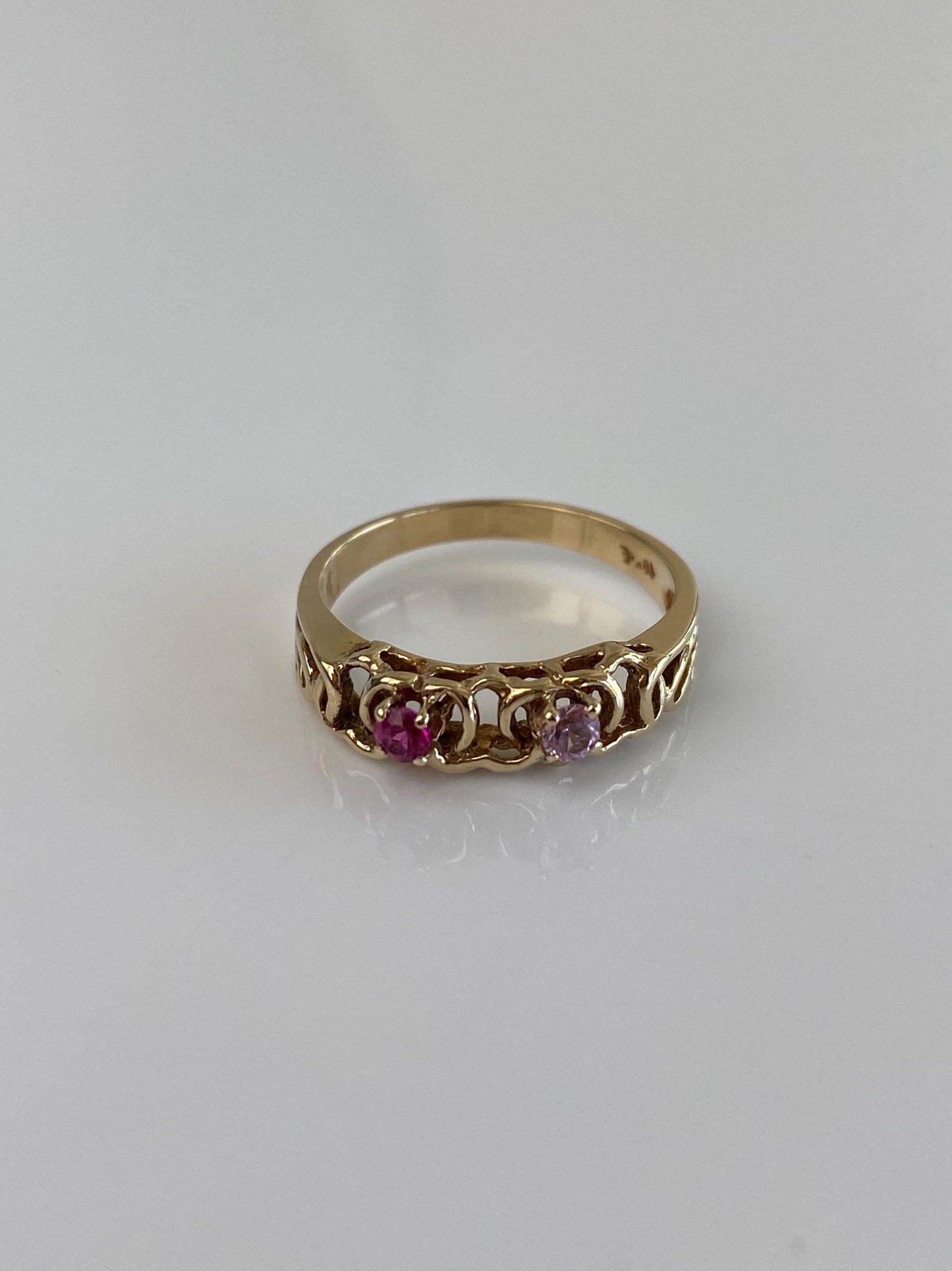 Vintage Solid 10k Yellow Gold Light & Dark Pink Sapphire Ring - Size 6.75