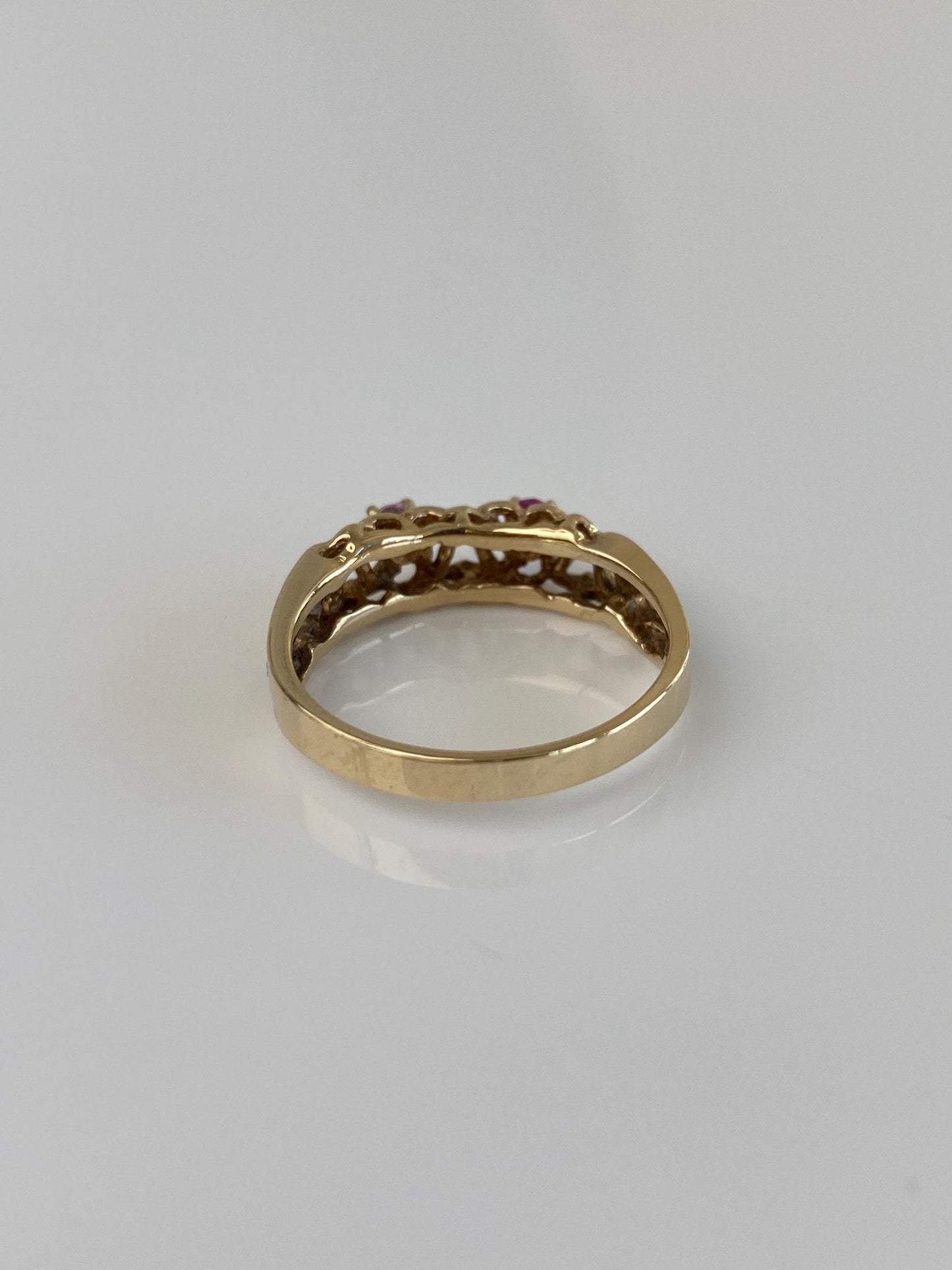 Vintage Solid 10k Yellow Gold Light & Dark Pink Sapphire Ring - Size 6.75