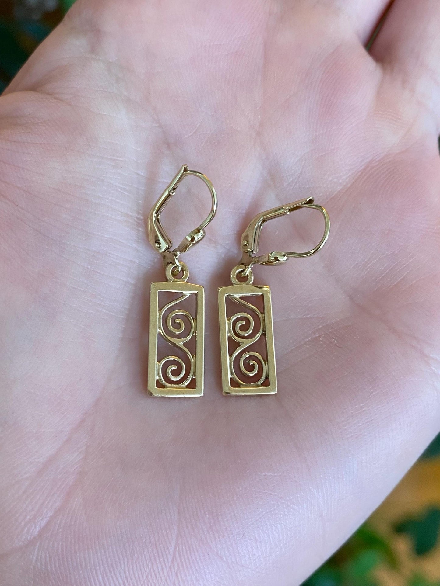 Vintage Solid 9k Yellow Gold Spiral Dangle Earrings